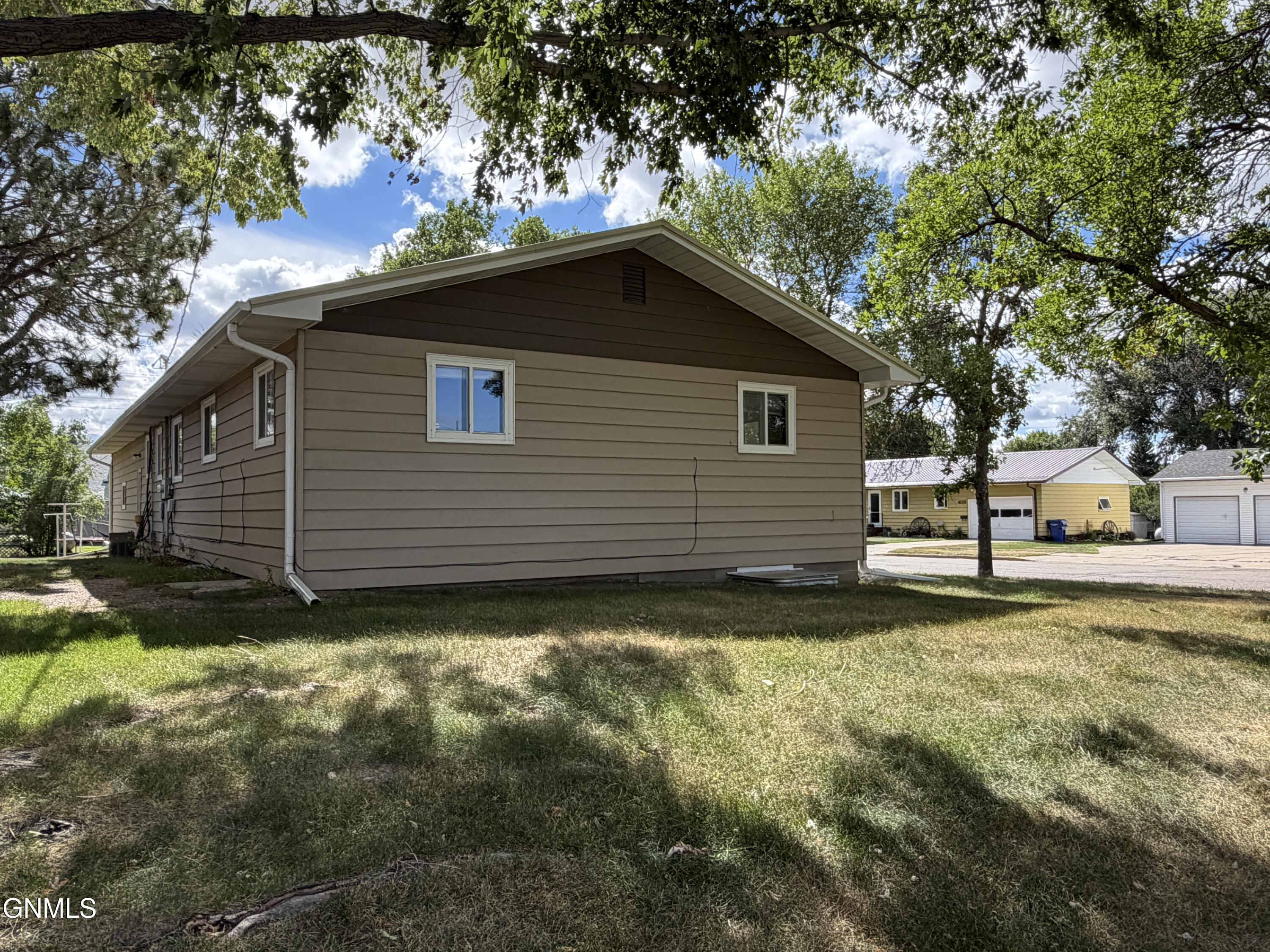 main property photo 43
