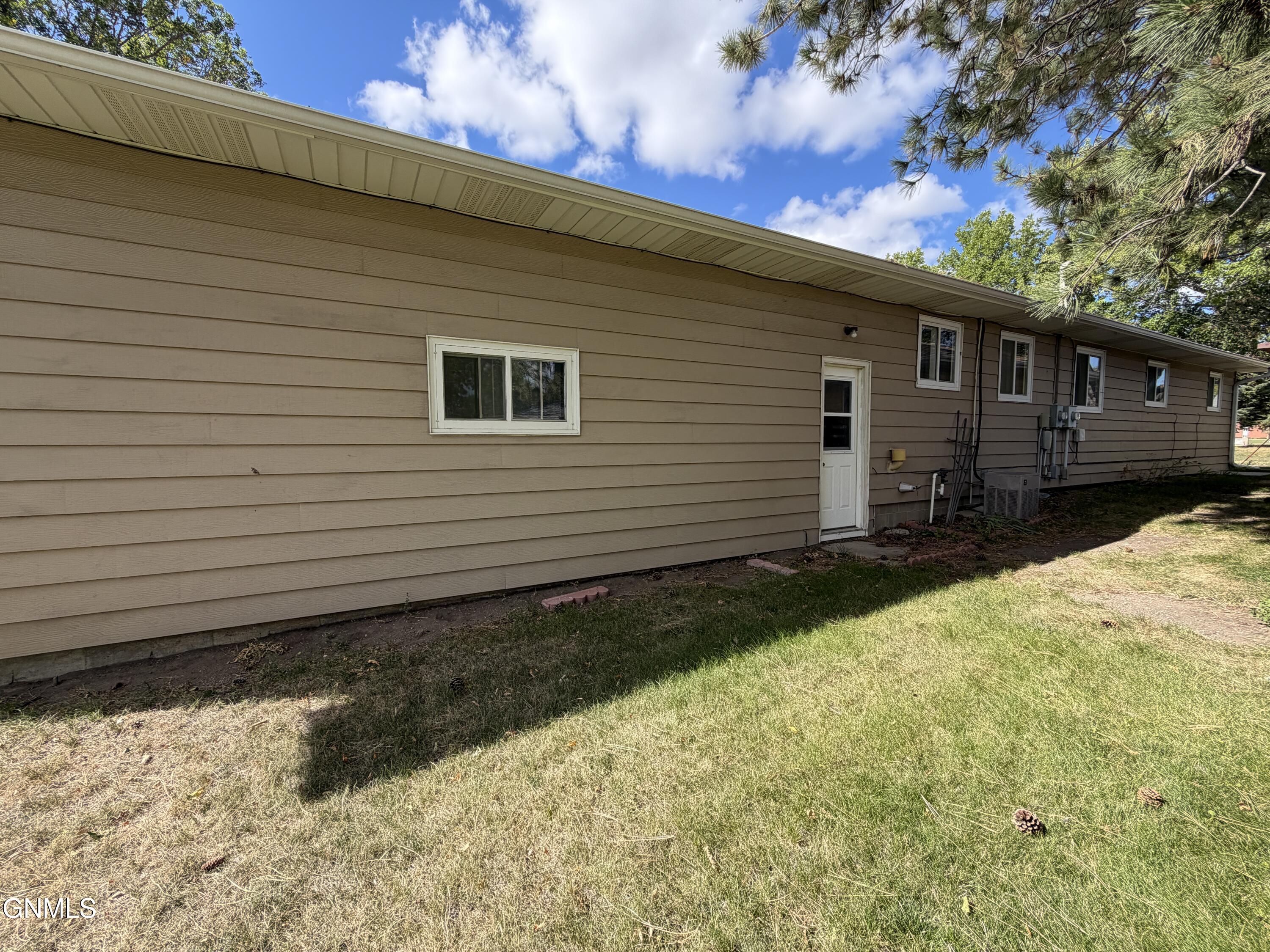 main property photo 48