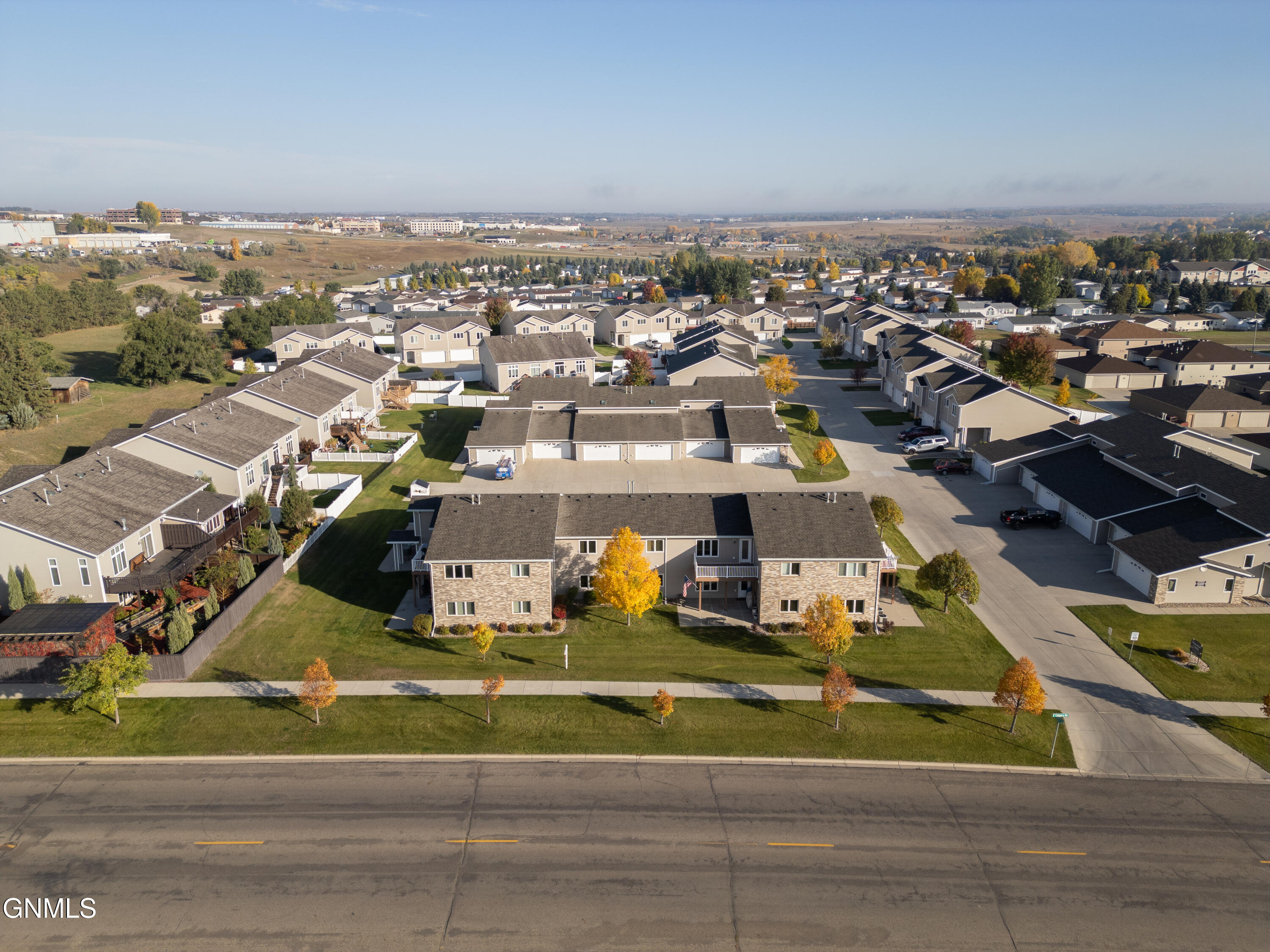 main property photo 23