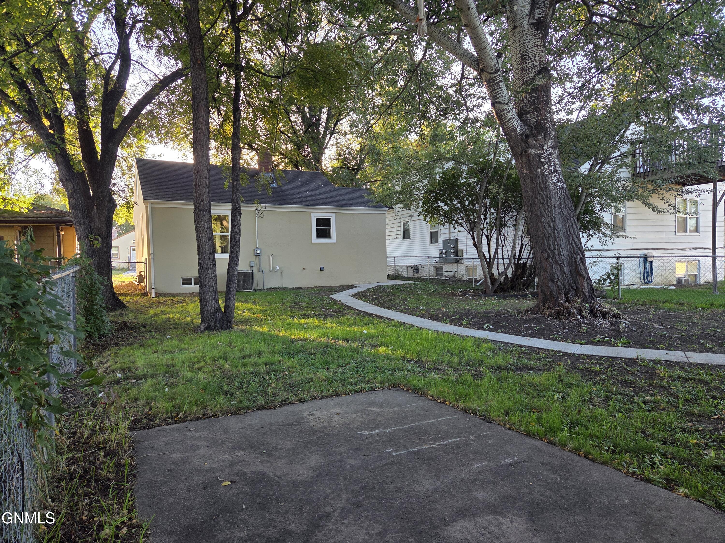 main property photo 31