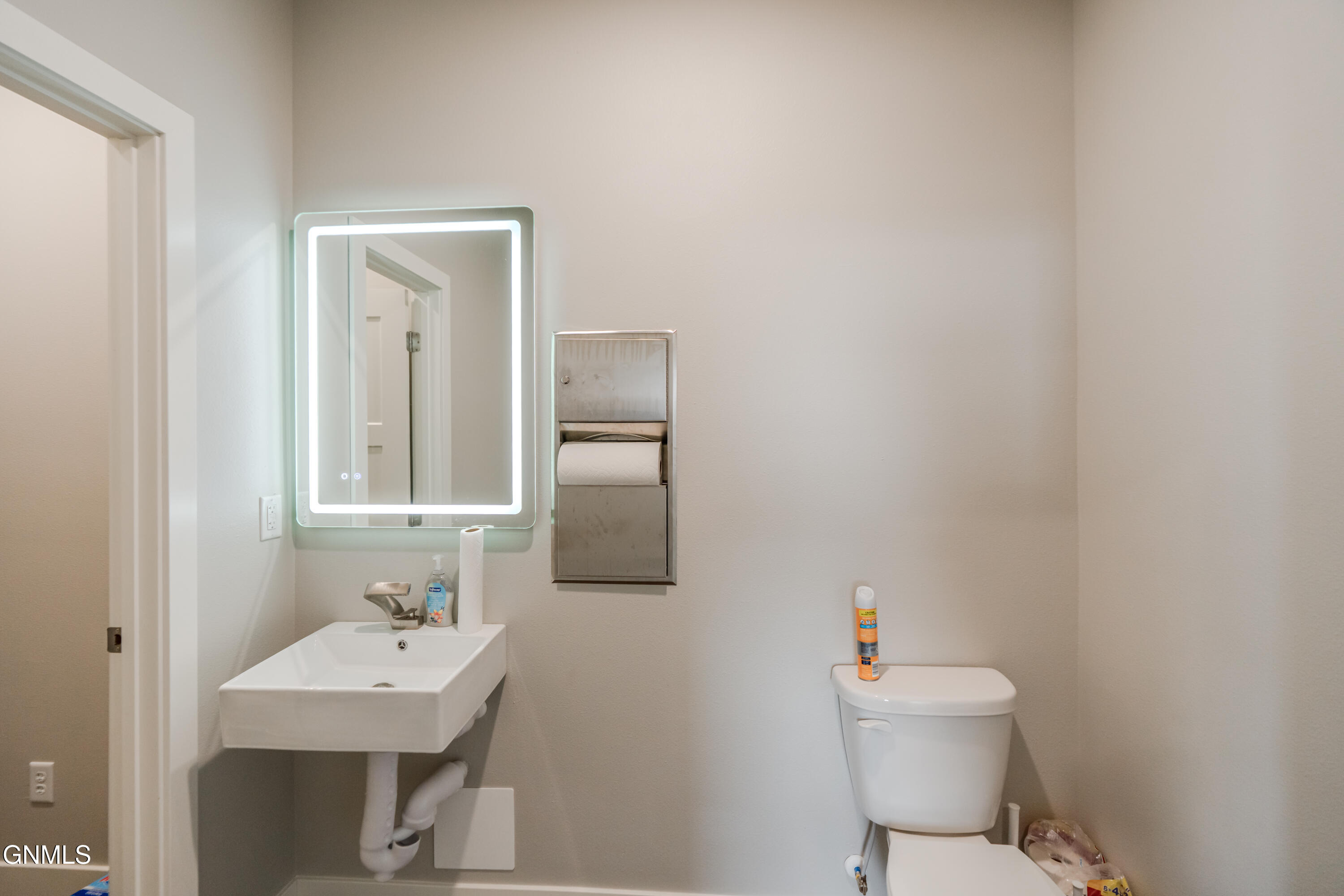 main property photo 14