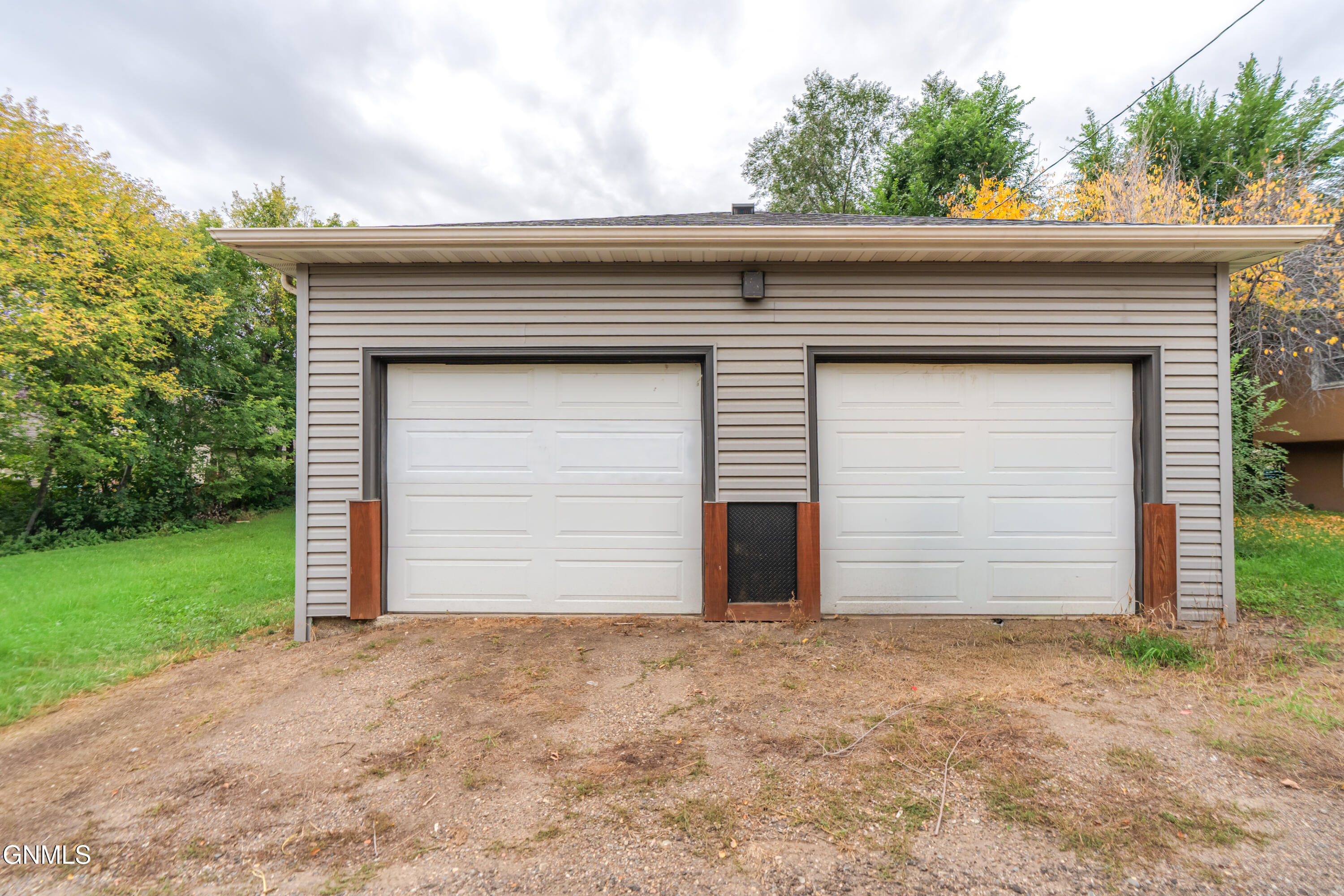 main property photo 64