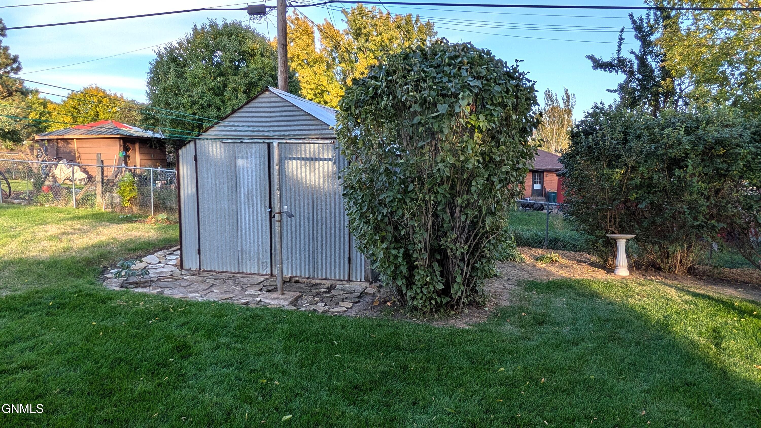 main property photo 4