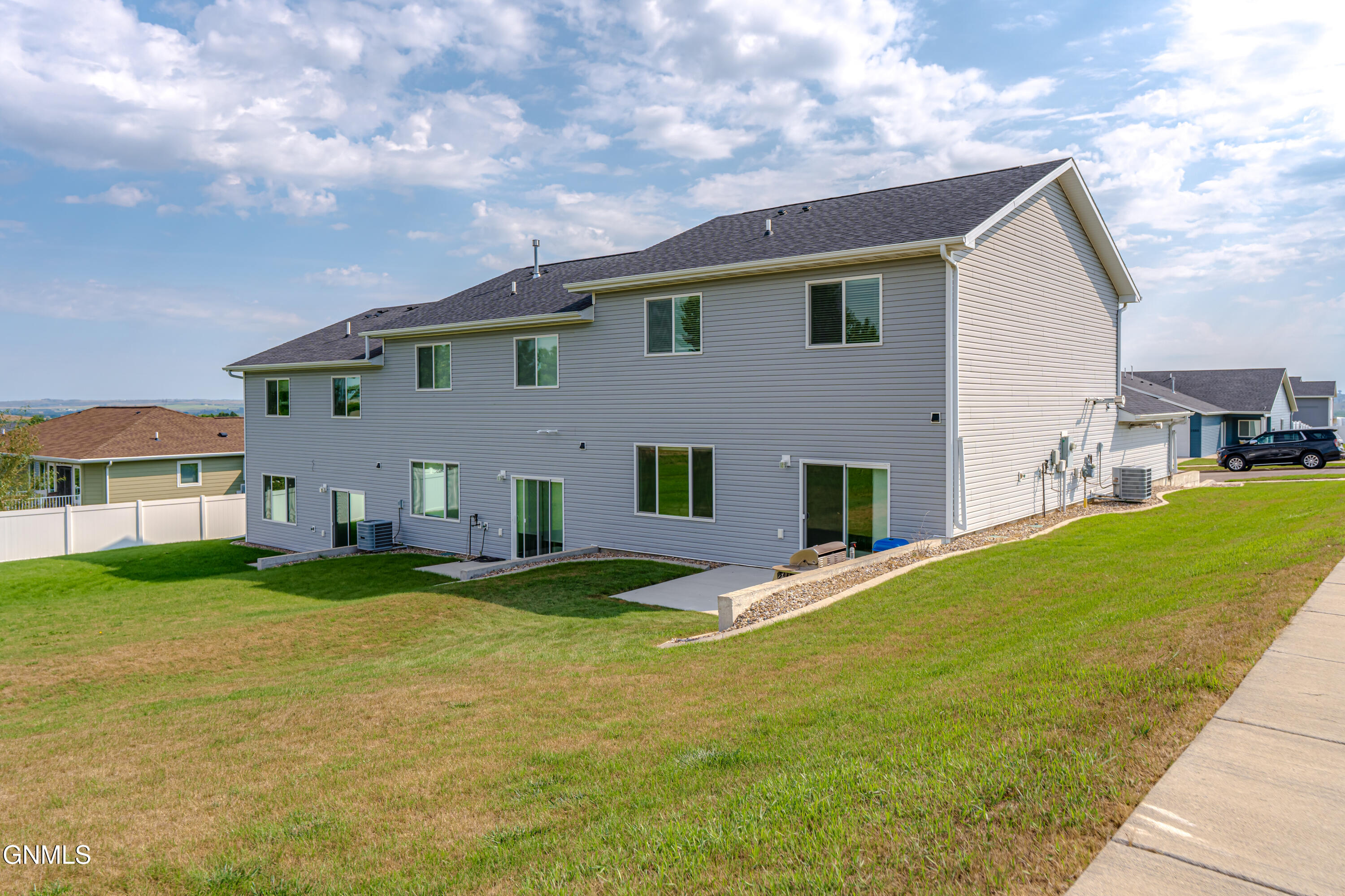 main property photo 50