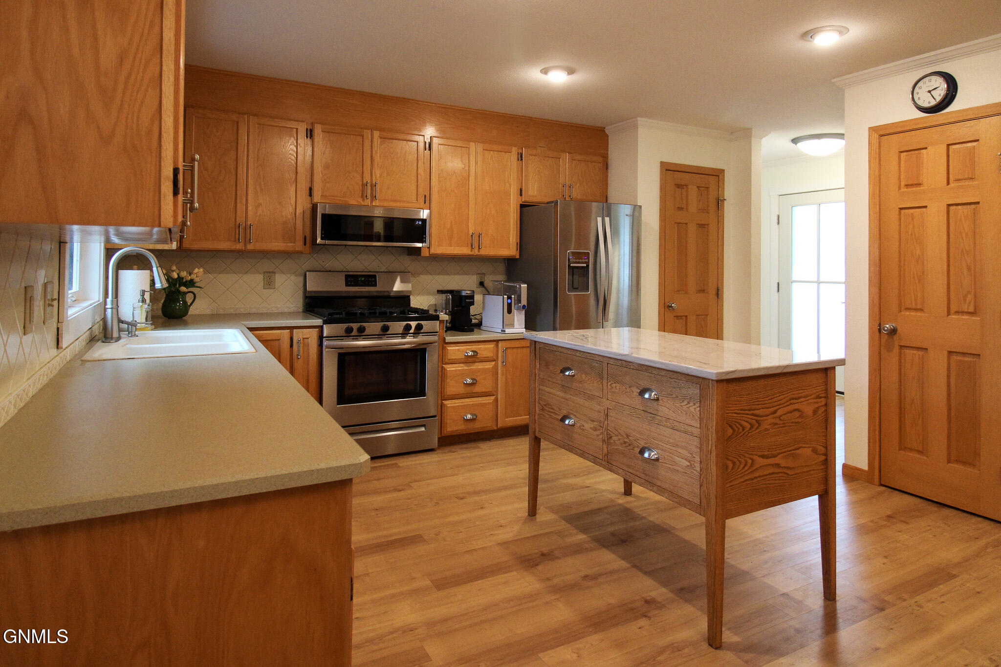main property photo 15