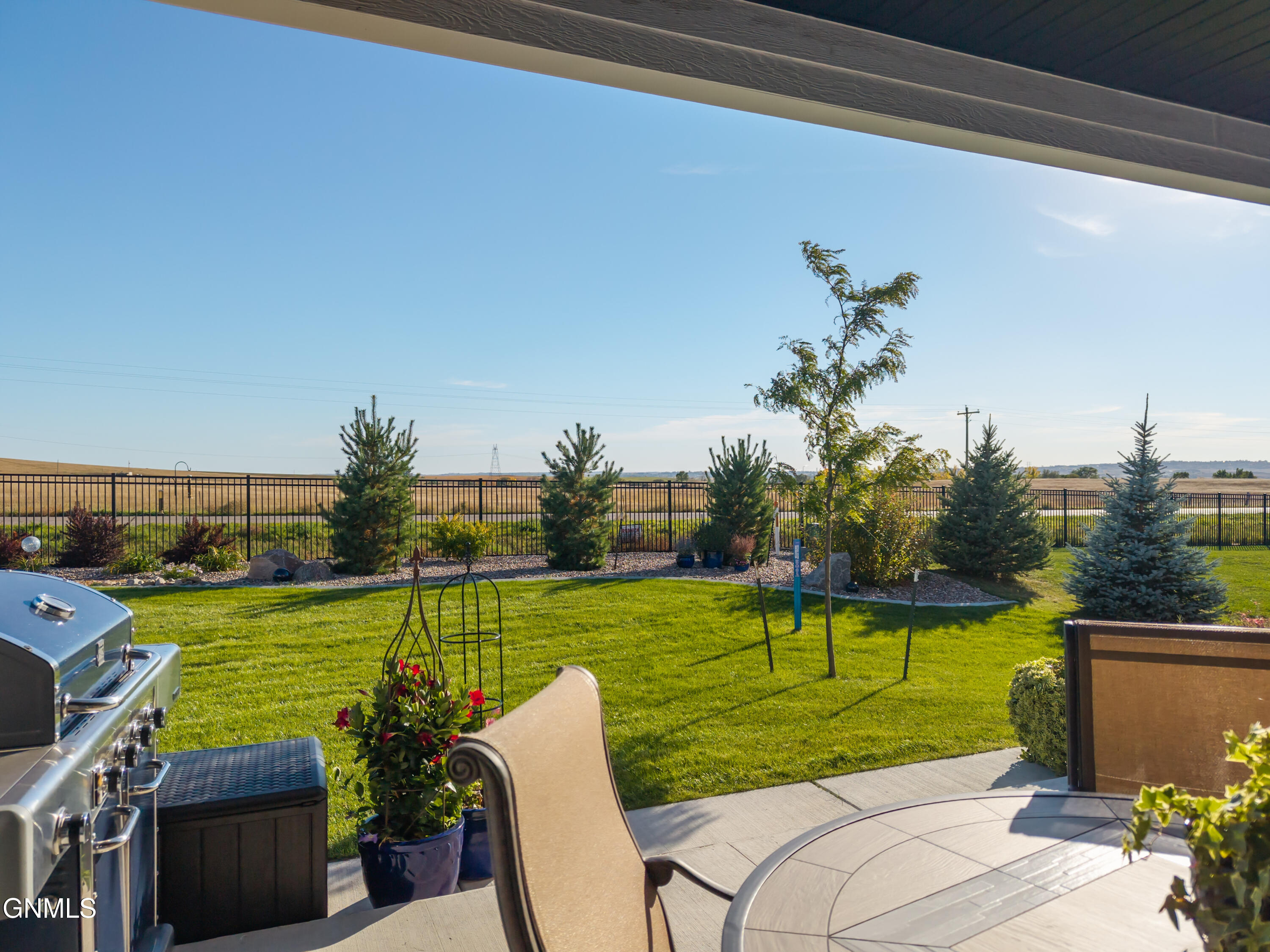 main property photo 13