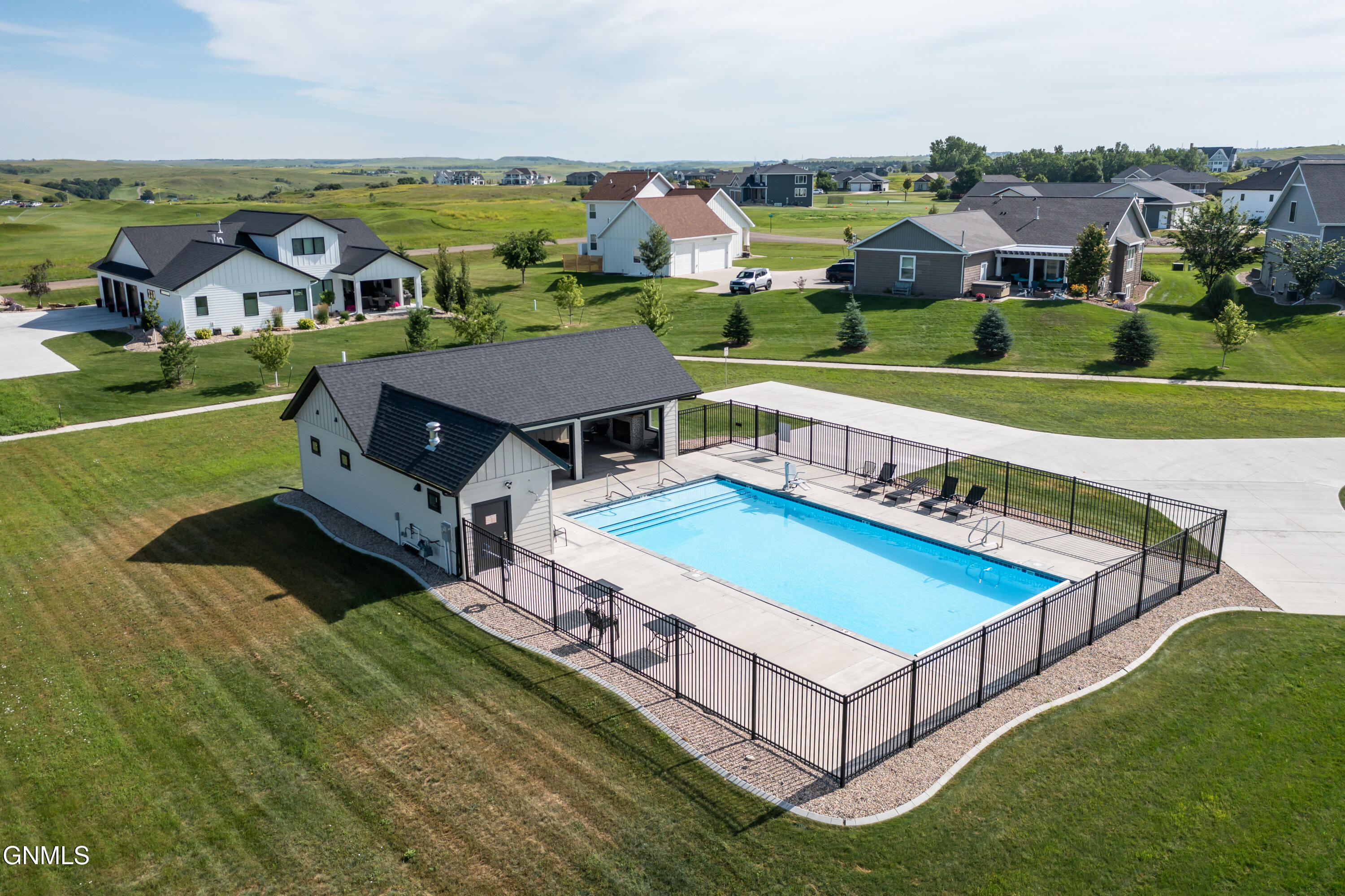 main property photo 50