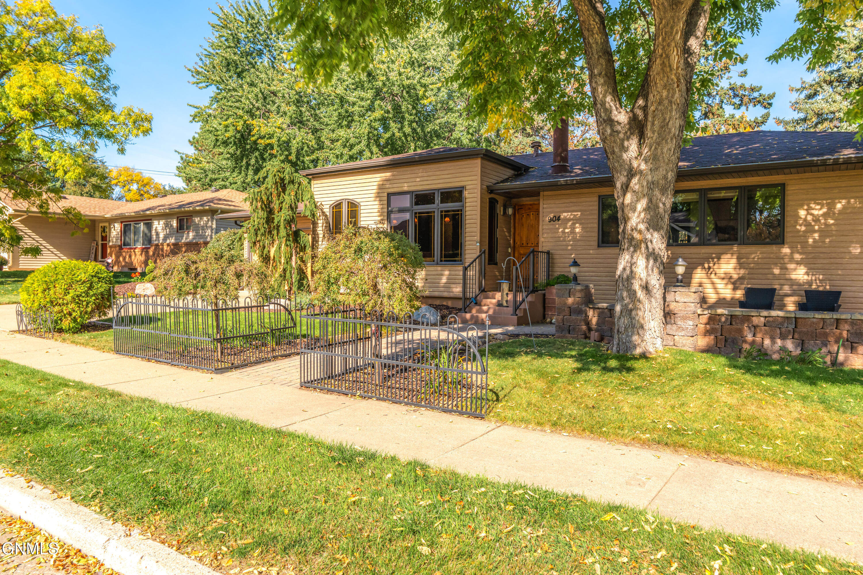 main property photo 2