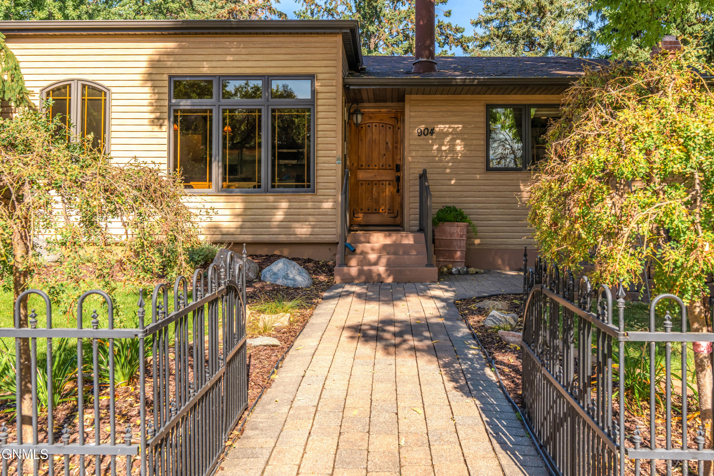 main property photo 3