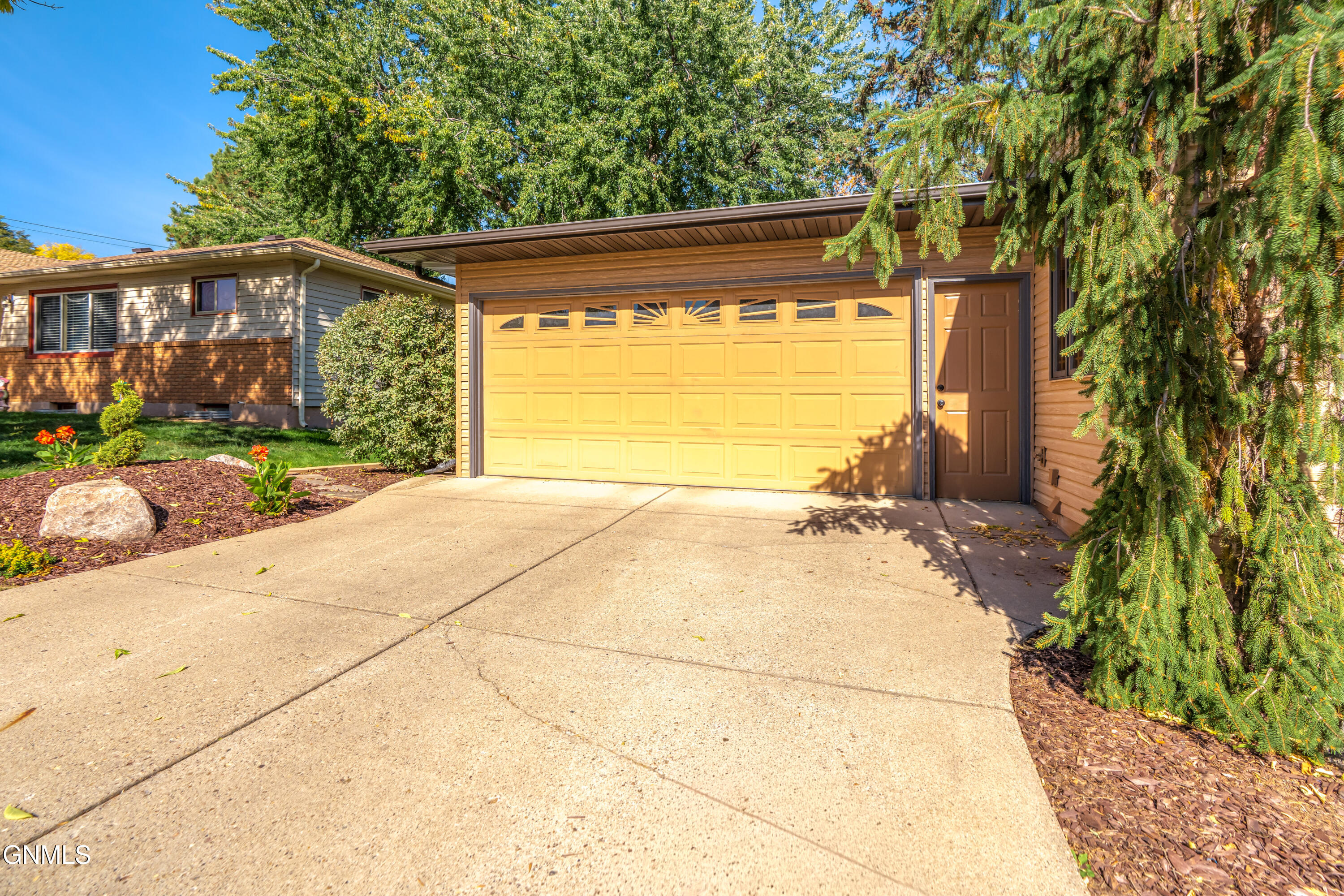 main property photo 90