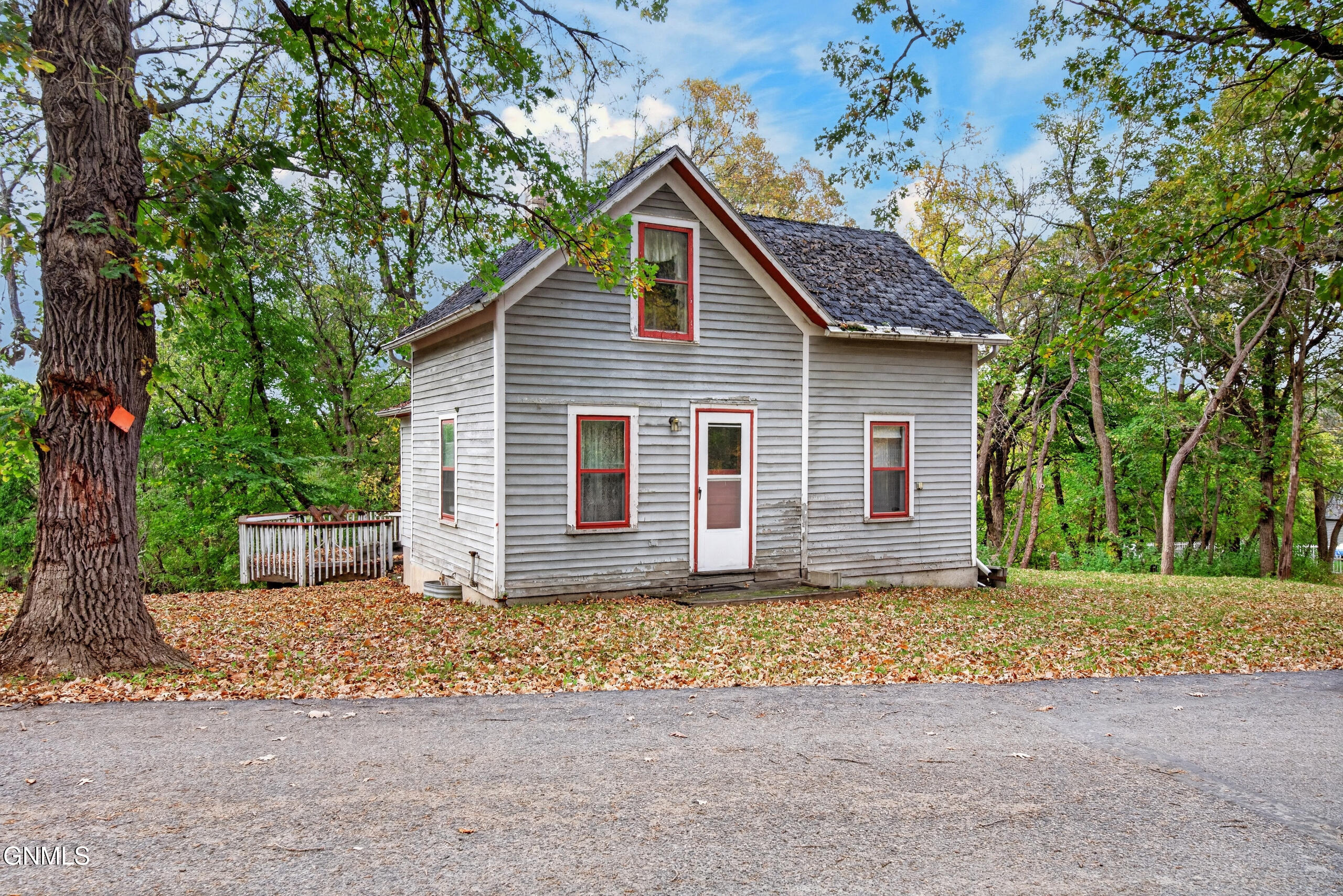 main property photo 16