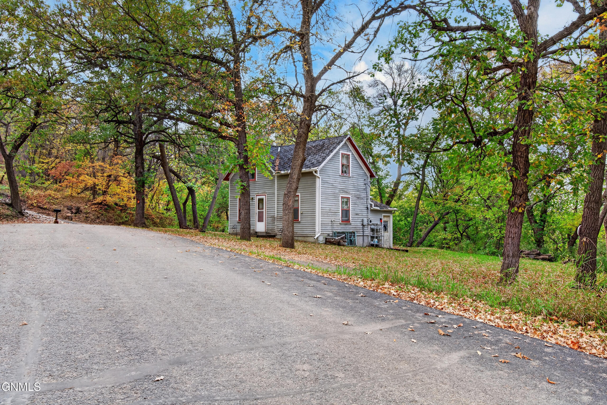 main property photo 17