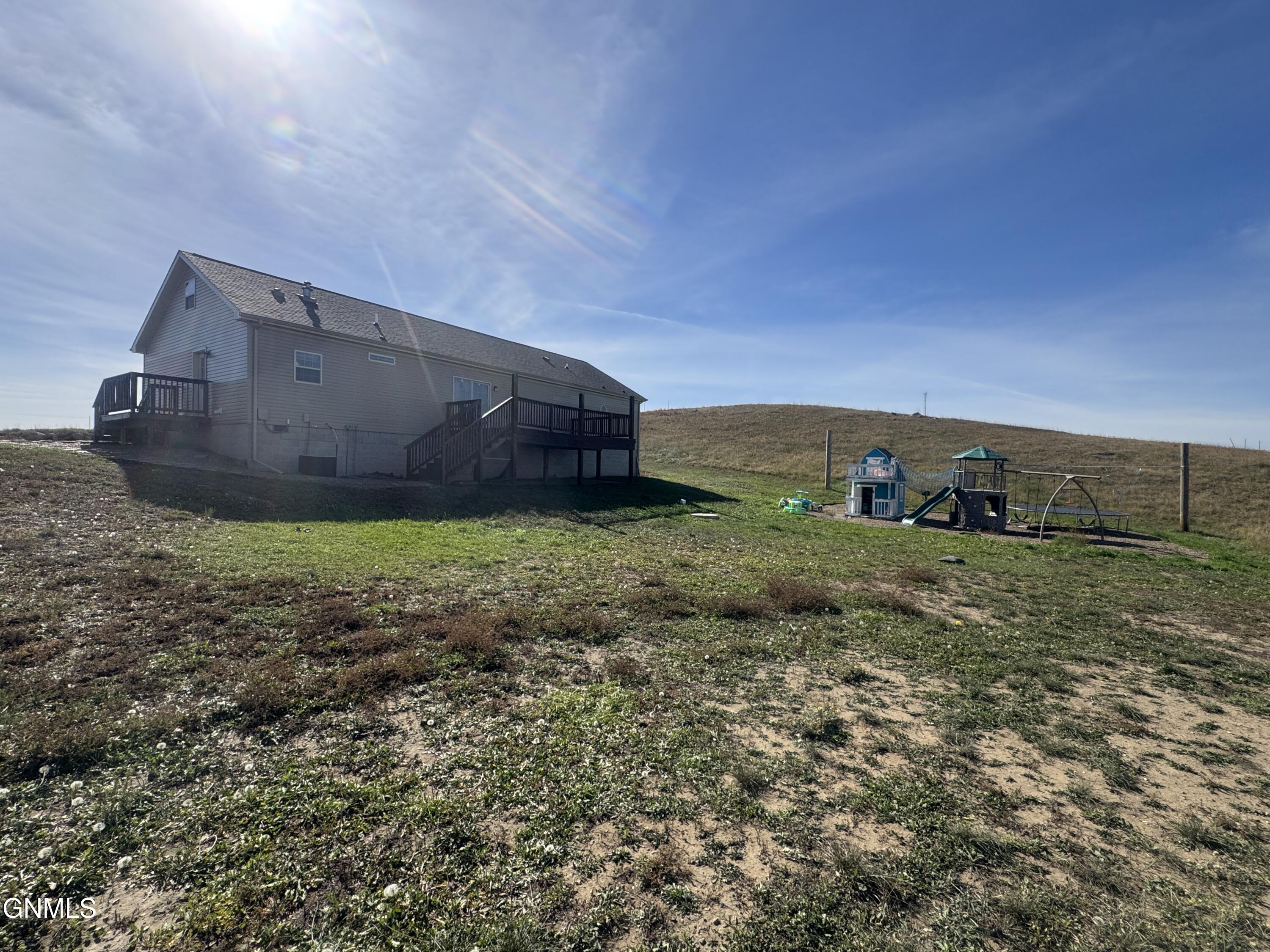 main property photo 30