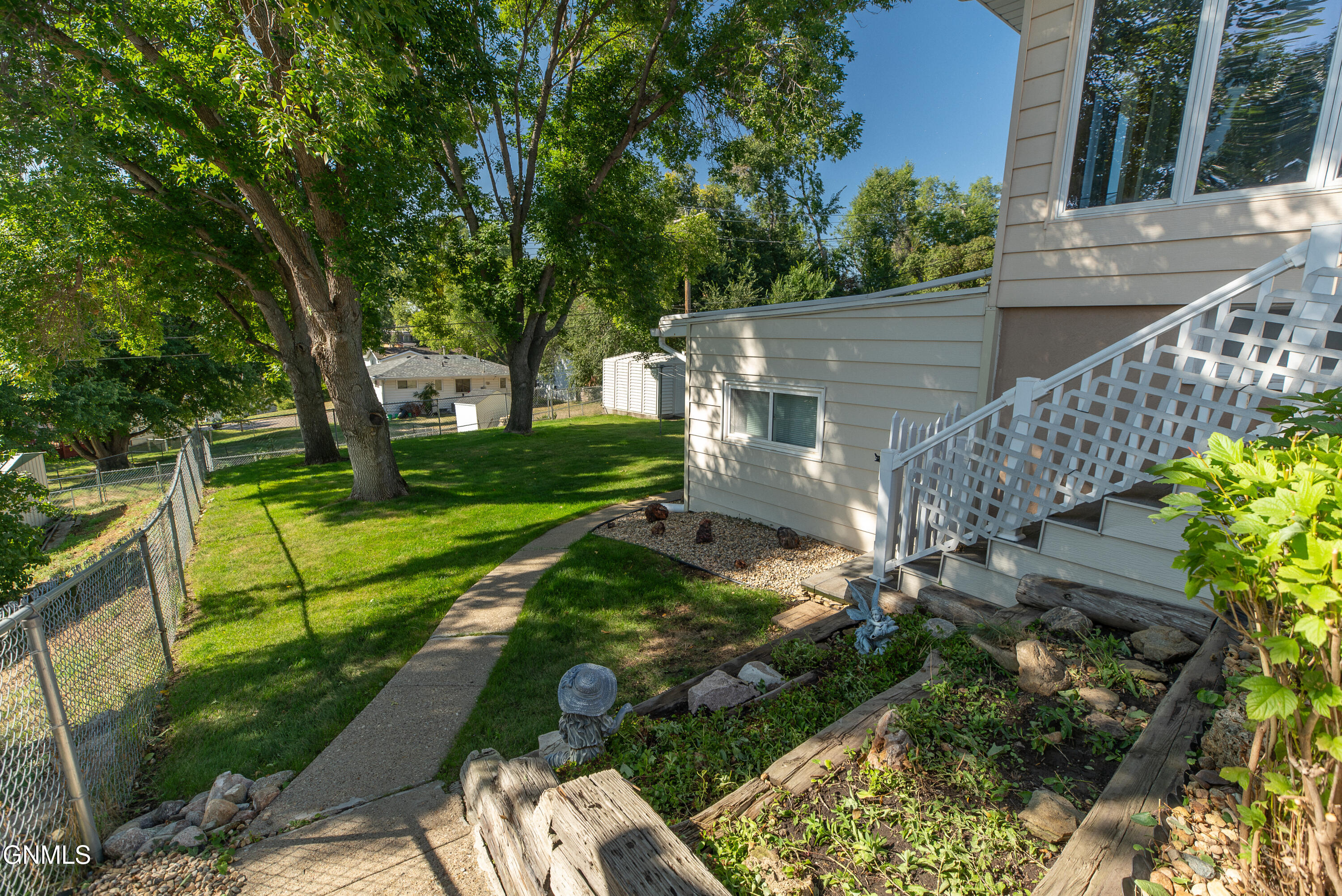 main property photo 59