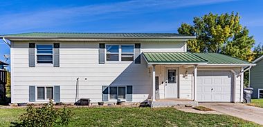 image of property with 3 Bed | 2 Bath | 1,579 Sqft