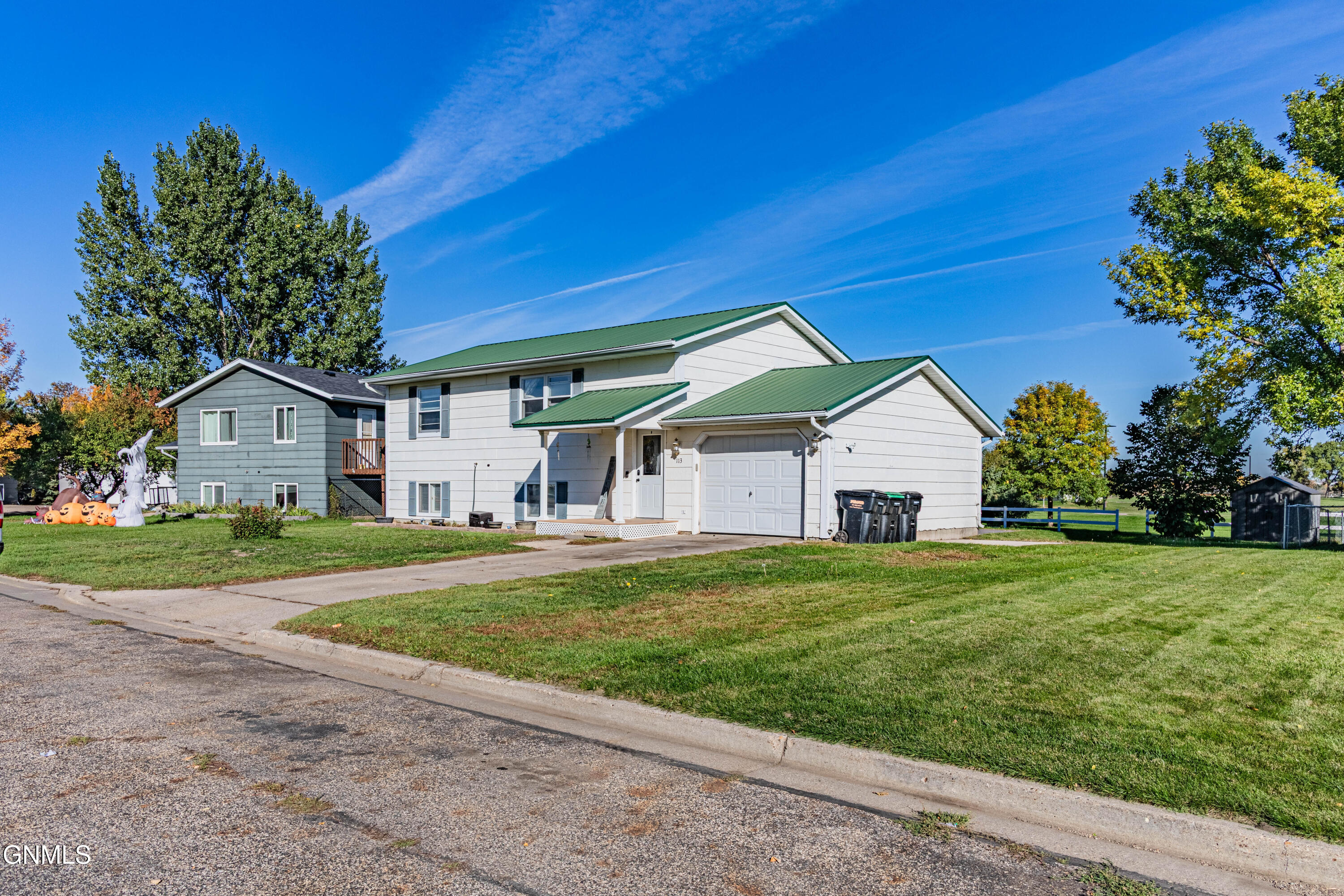 main property photo 37
