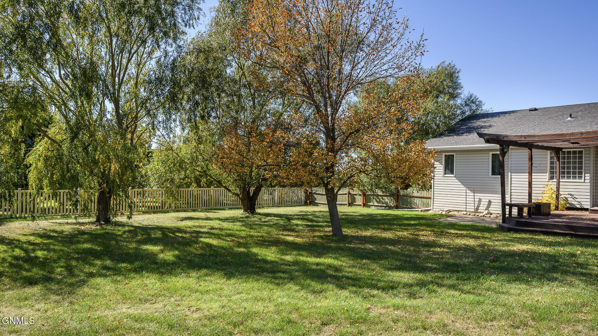main property photo 50