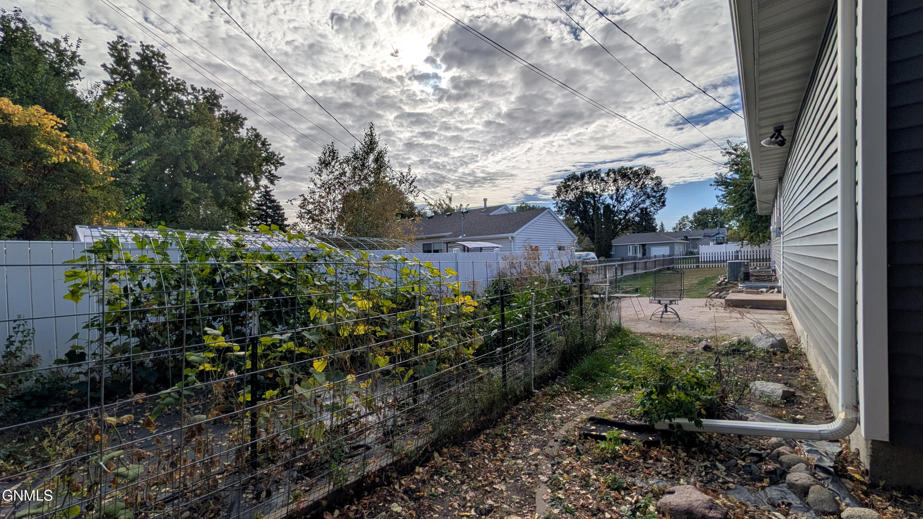main property photo 41