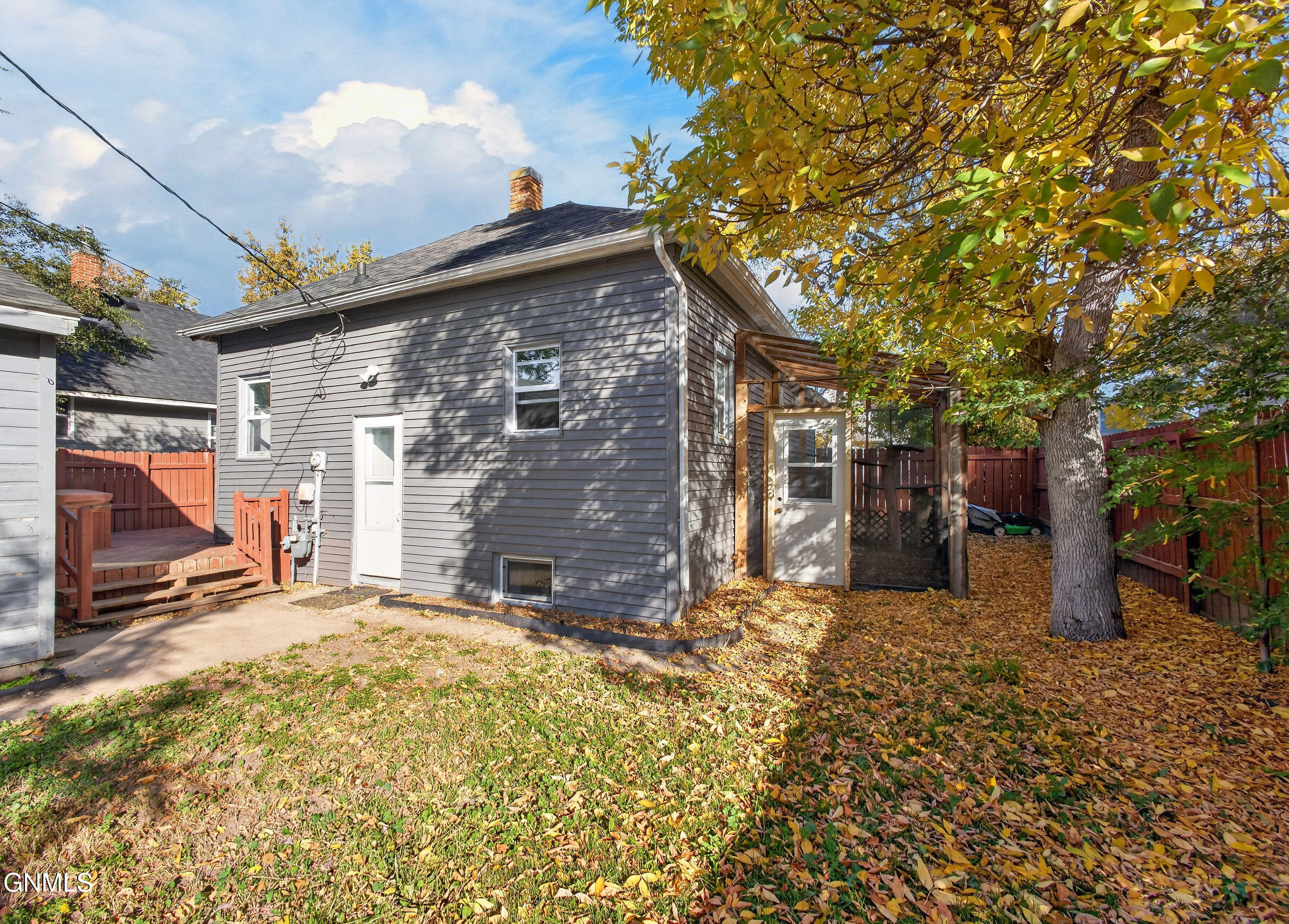main property photo 27
