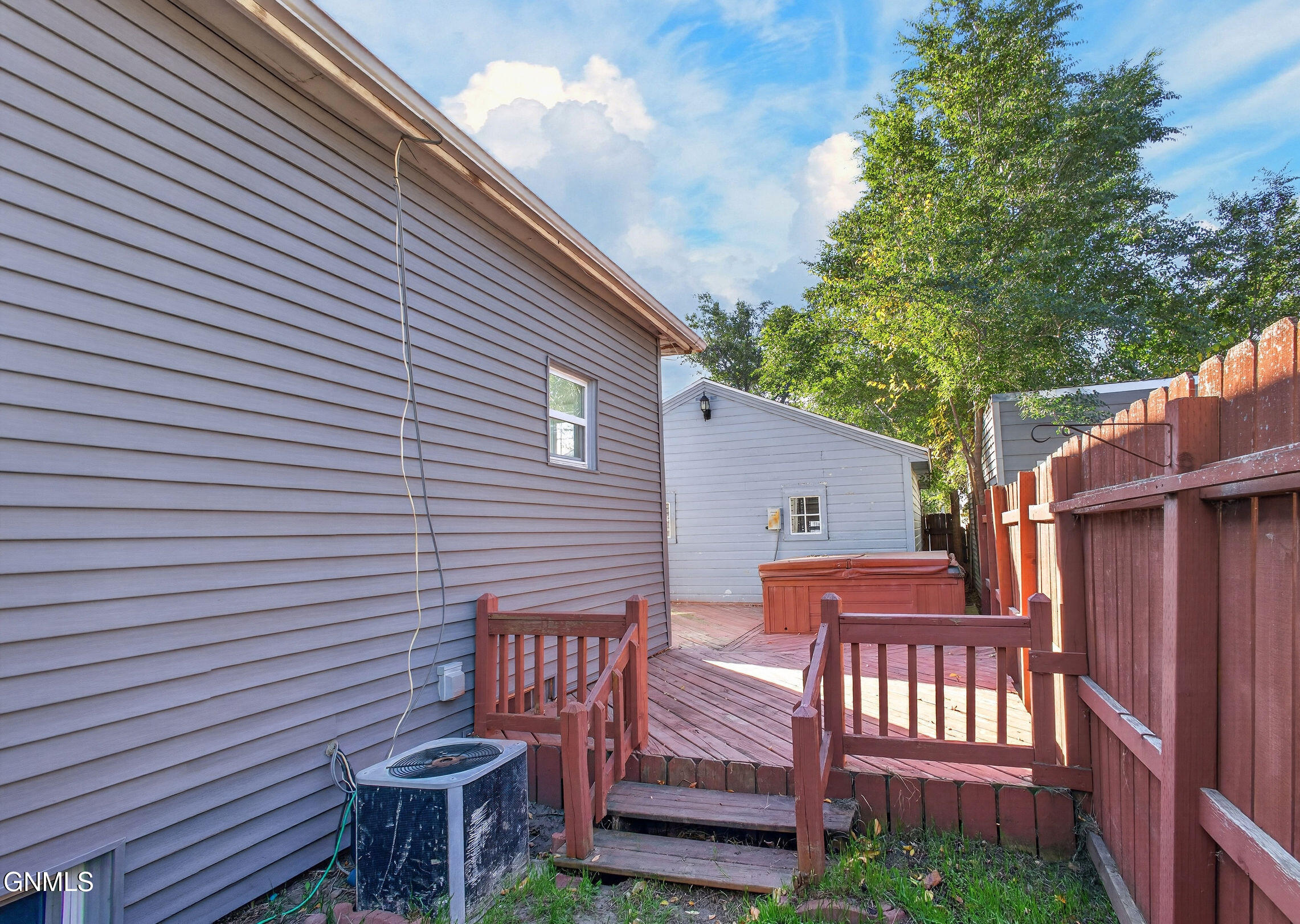 main property photo 29