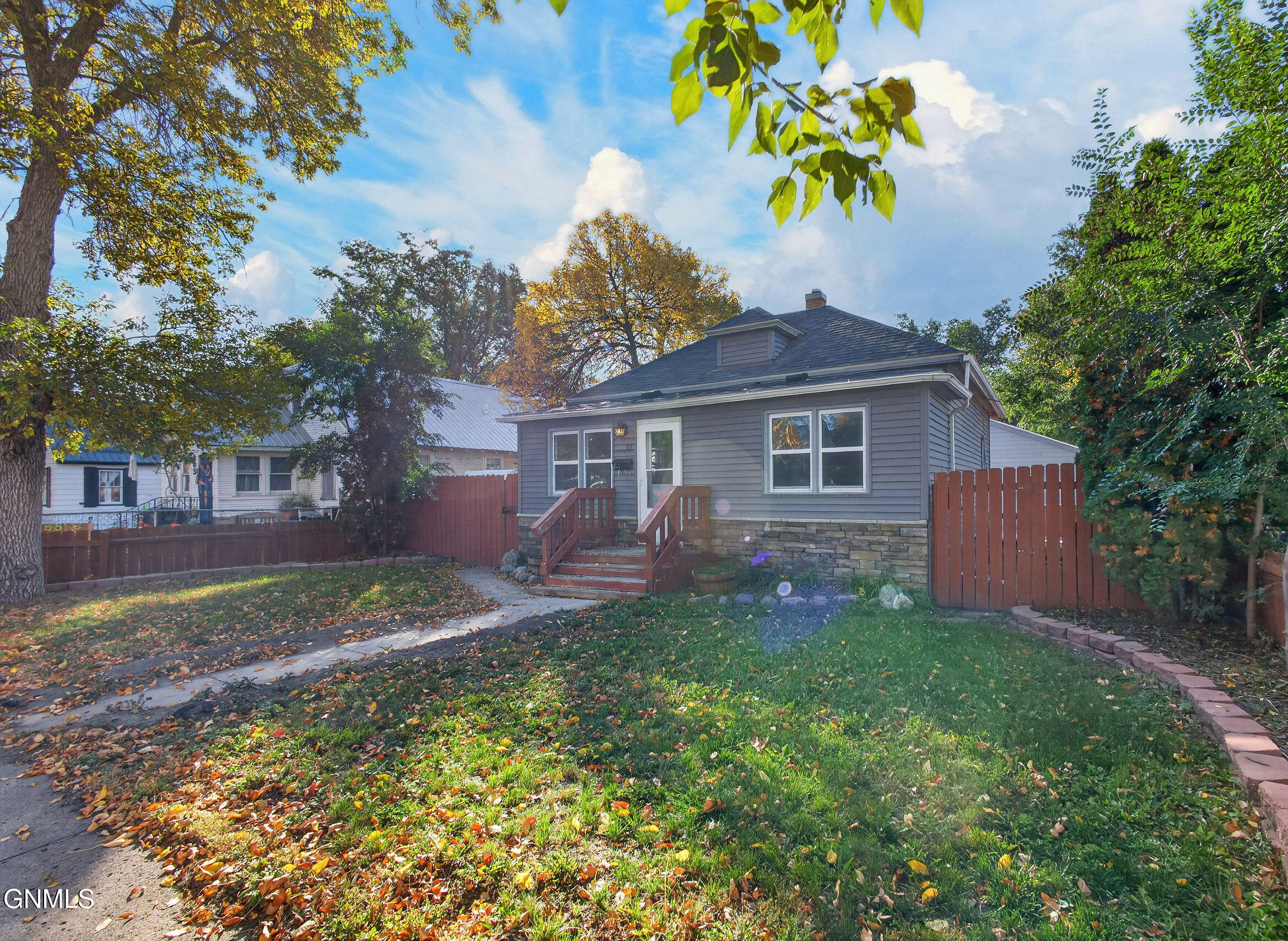 main property photo 3