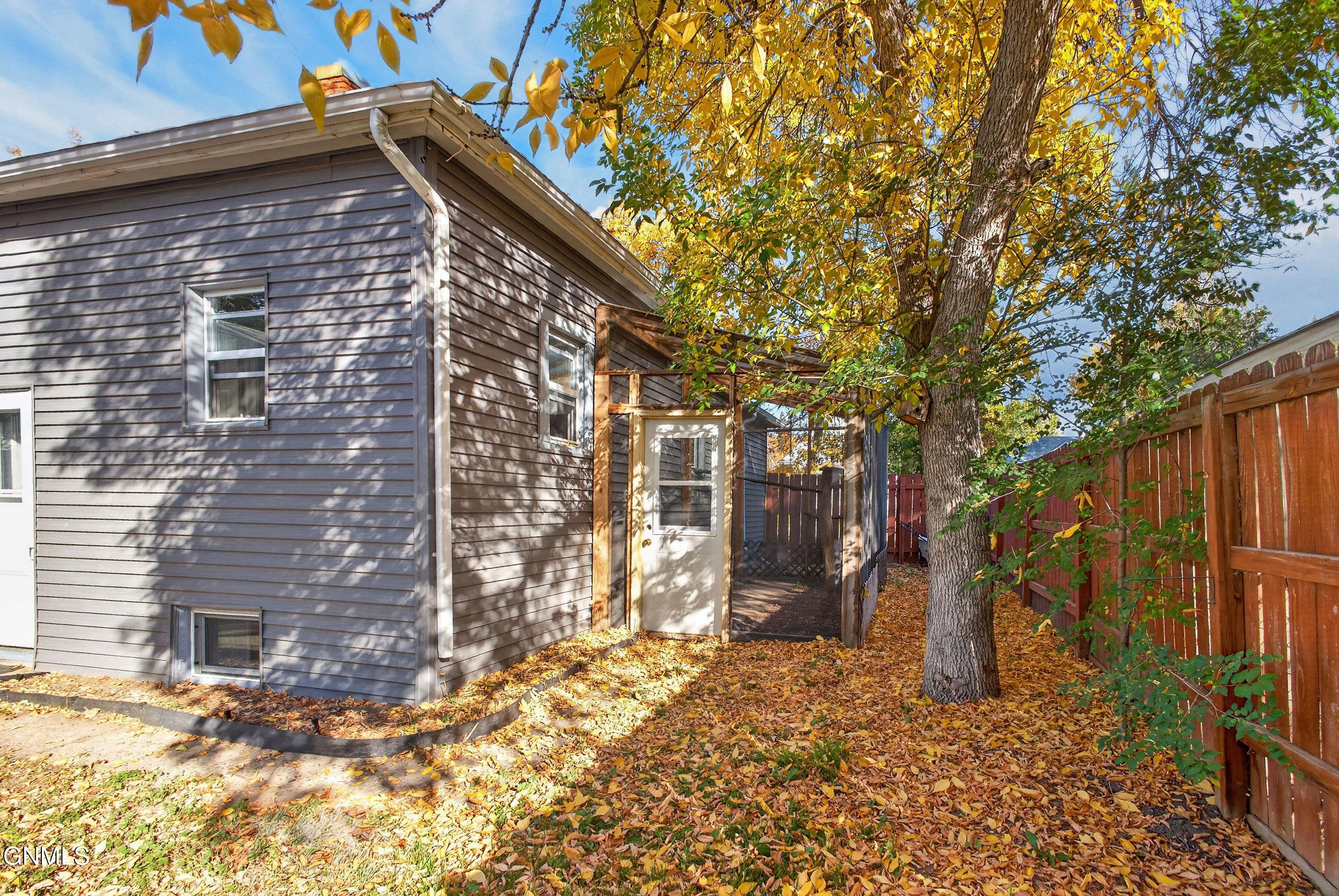 main property photo 31