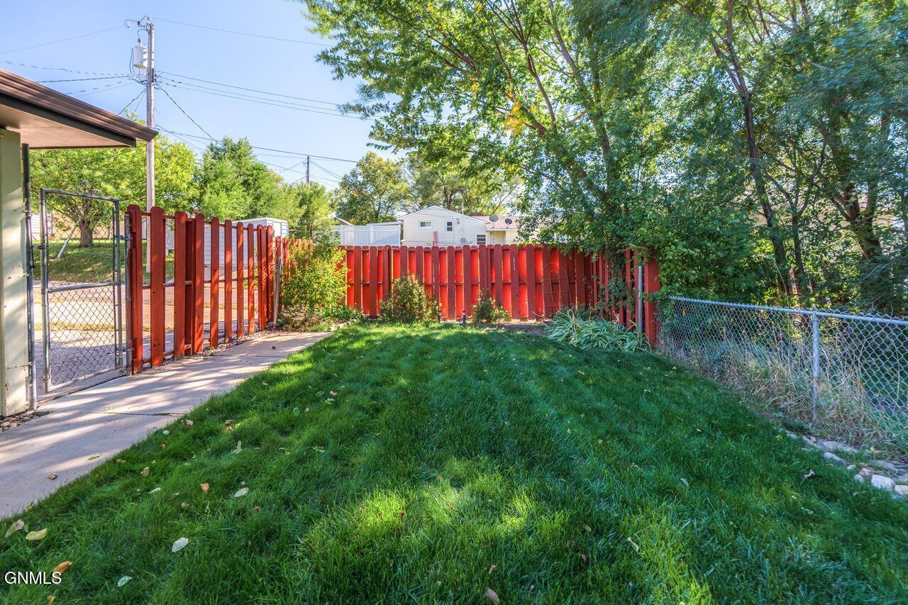 main property photo 44