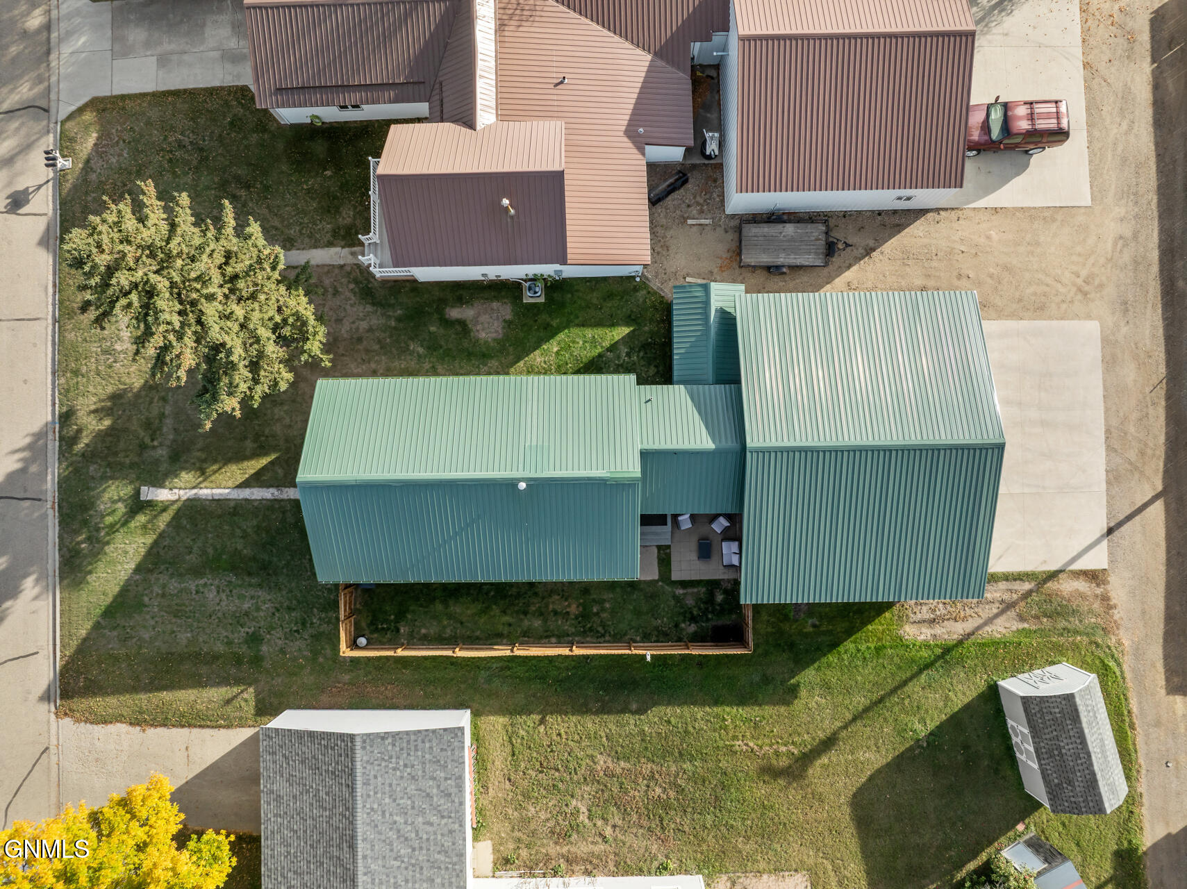 main property photo 11