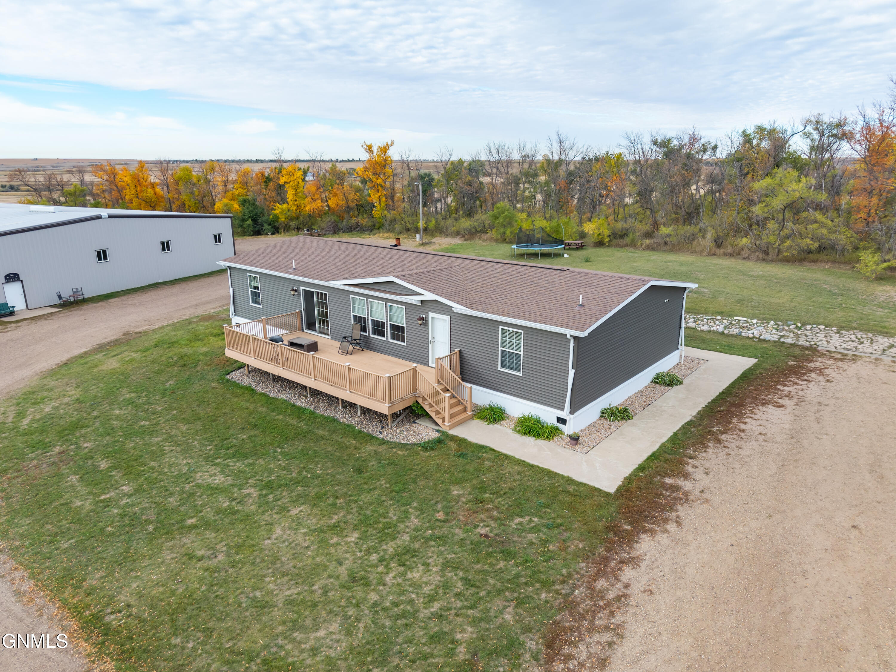 main property photo 11