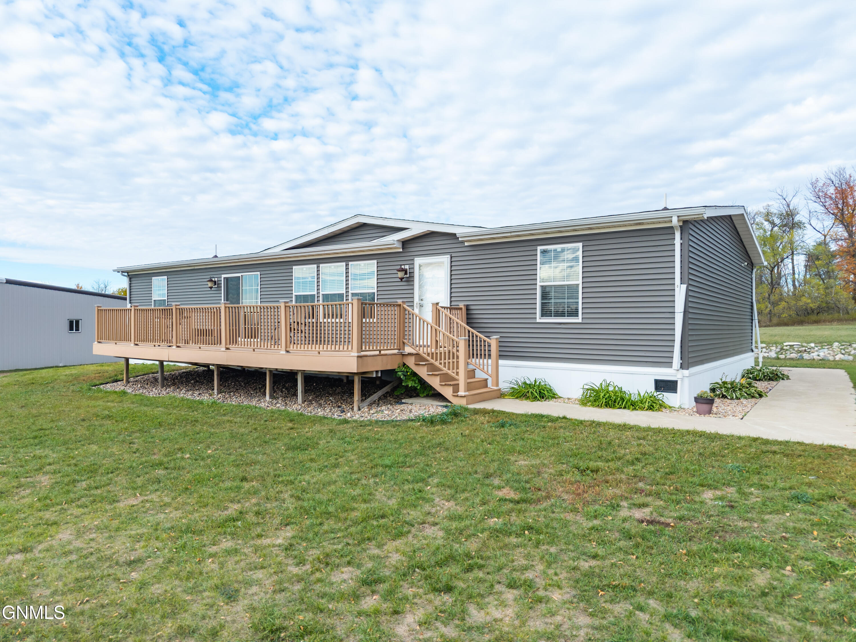 main property photo 15