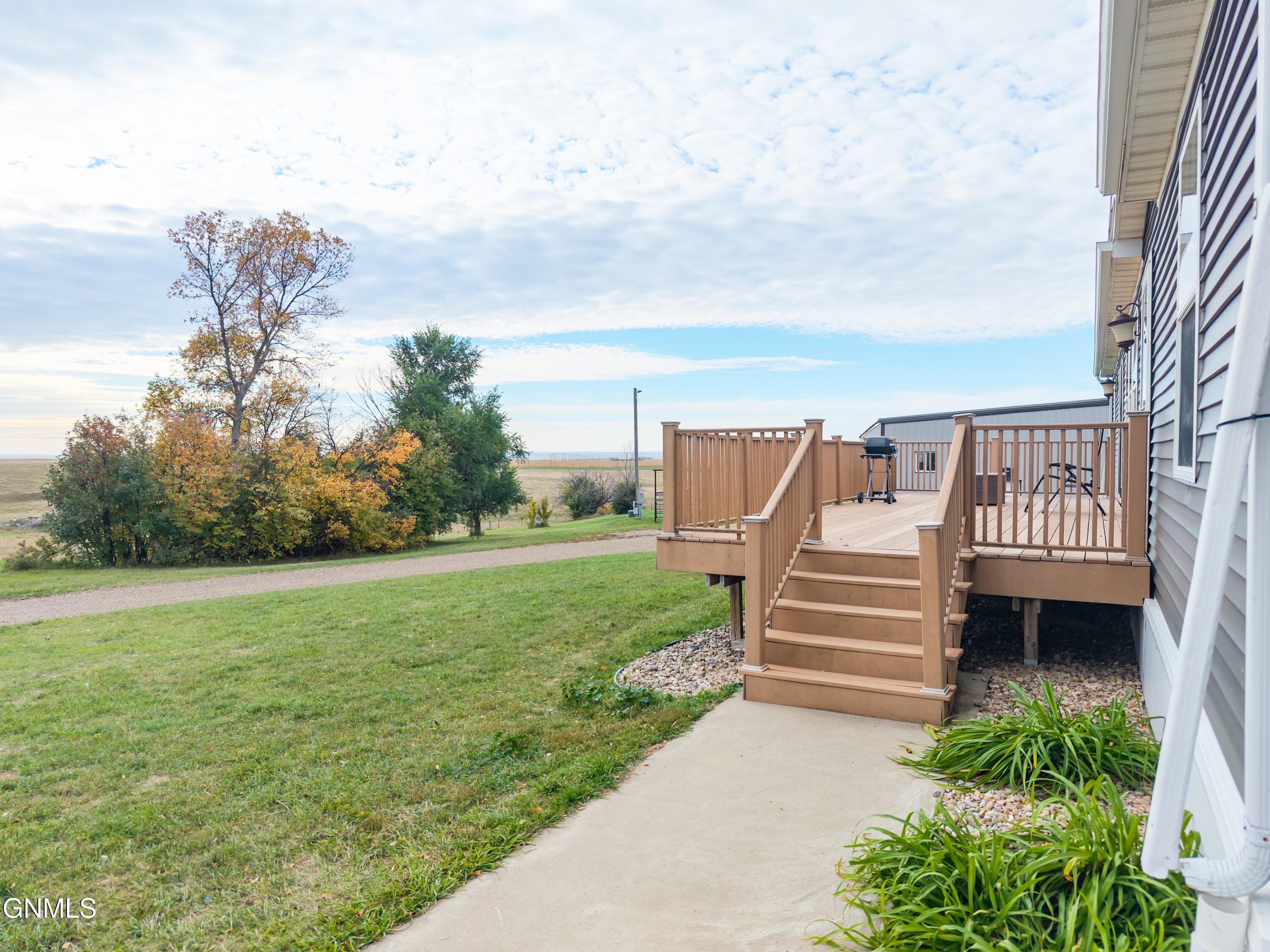 main property photo 18