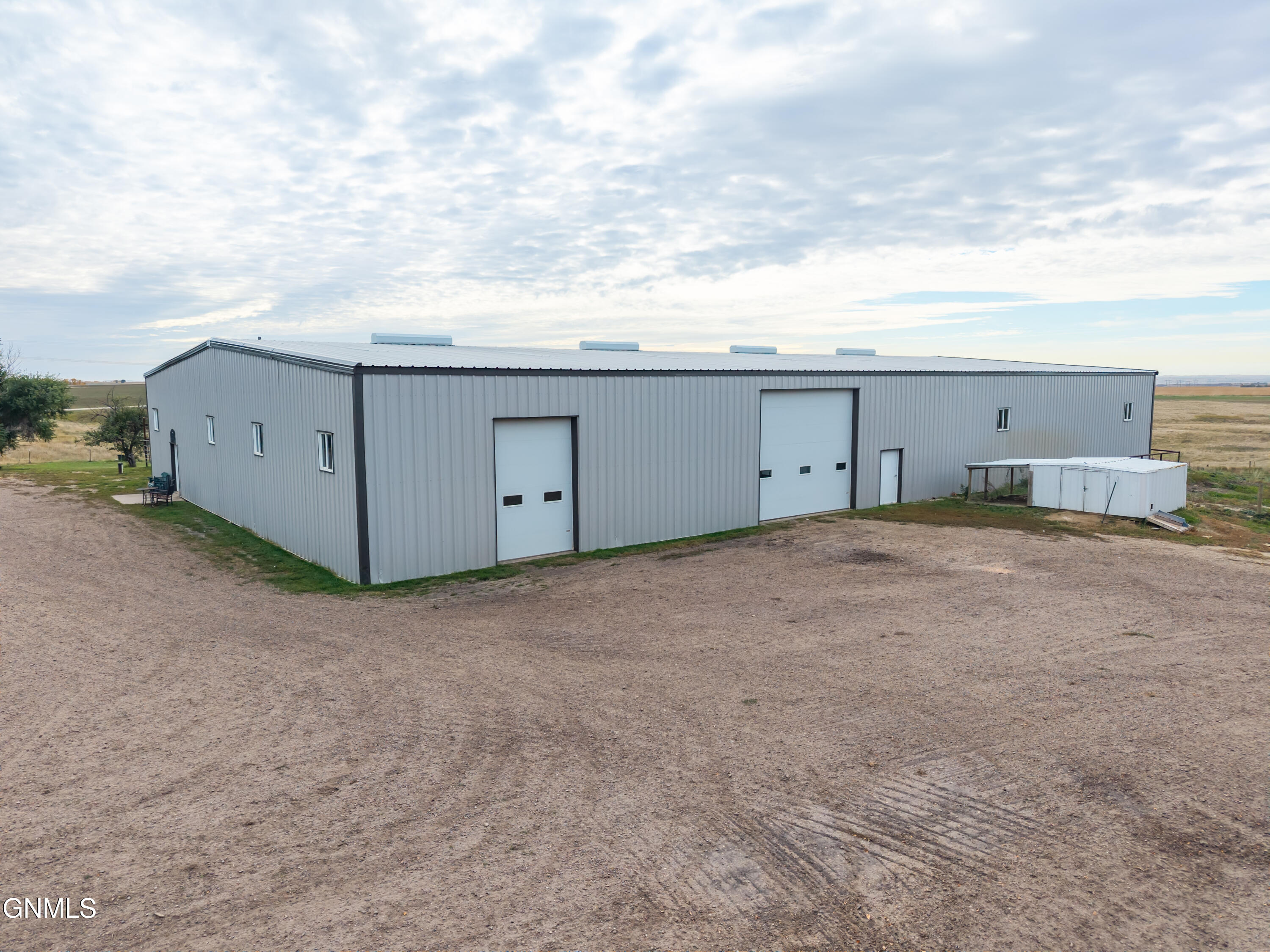 main property photo 45
