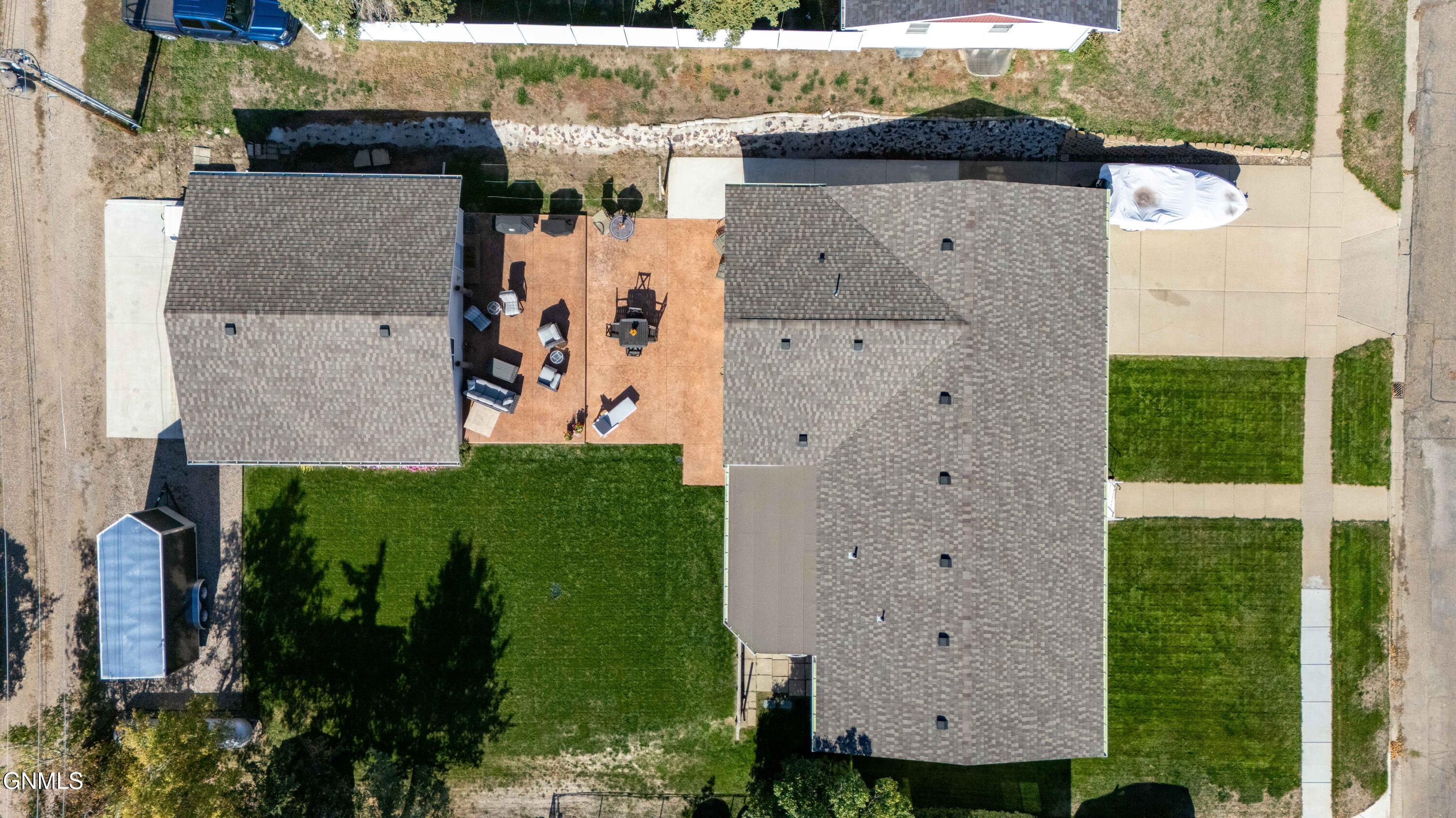 main property photo 33