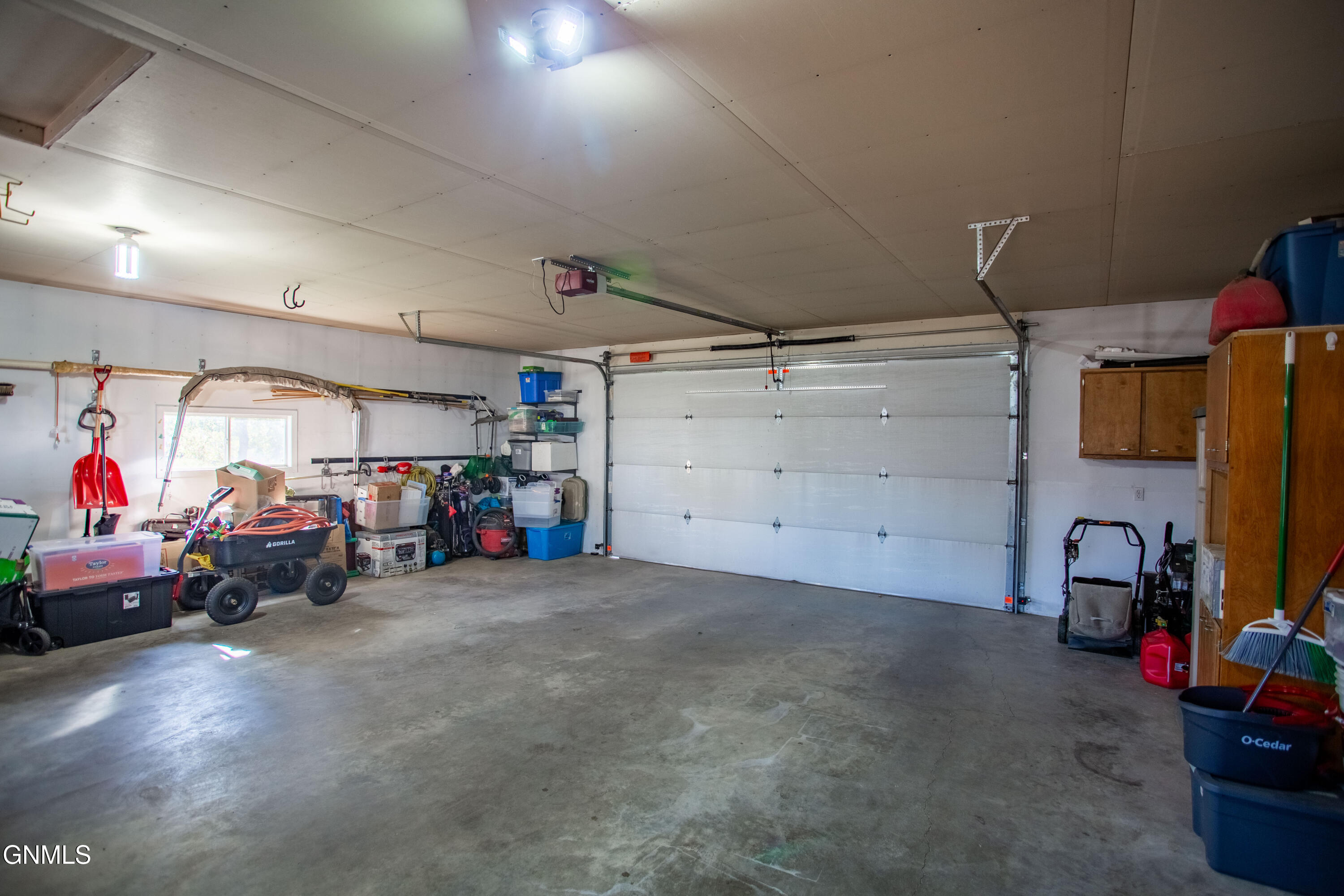 main property photo 50