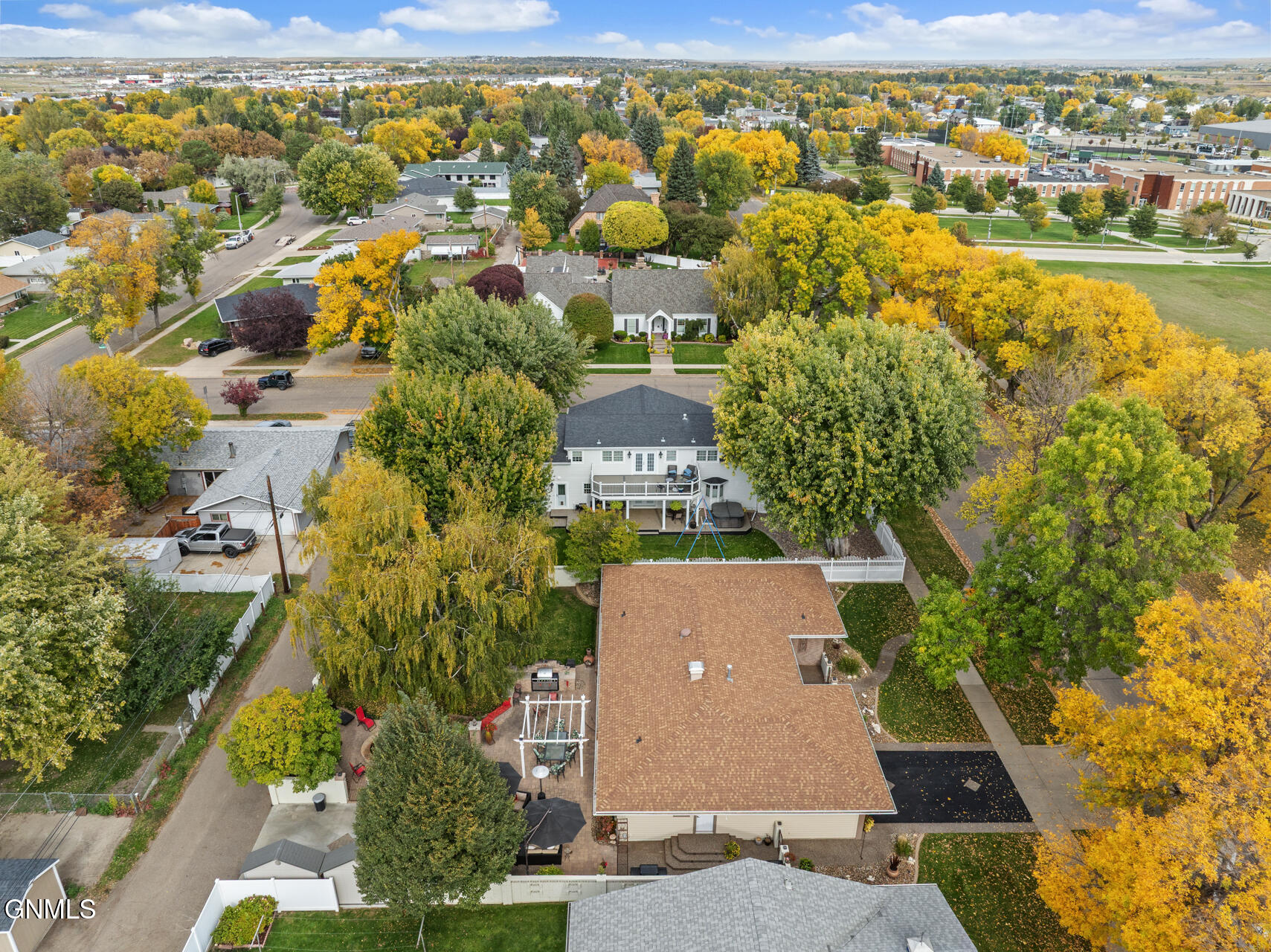 main property photo 27