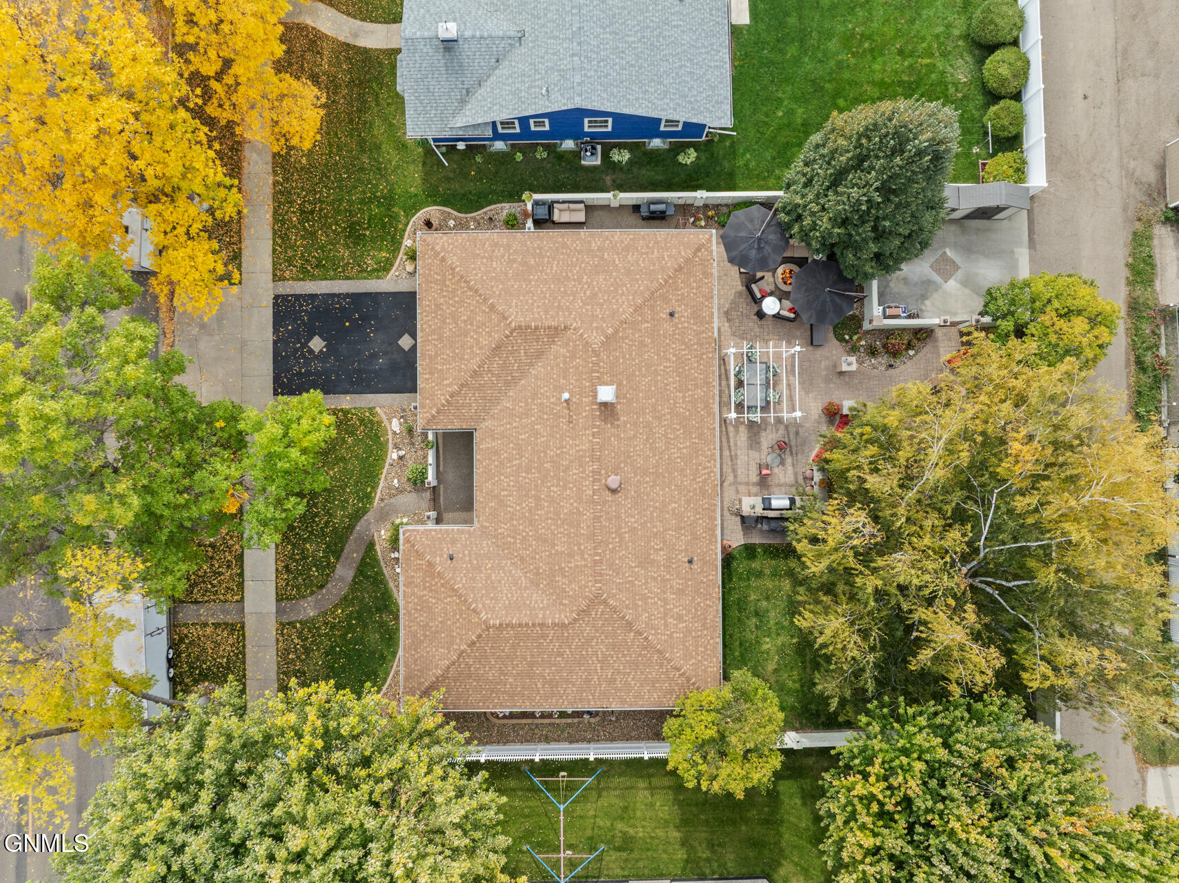 main property photo 28