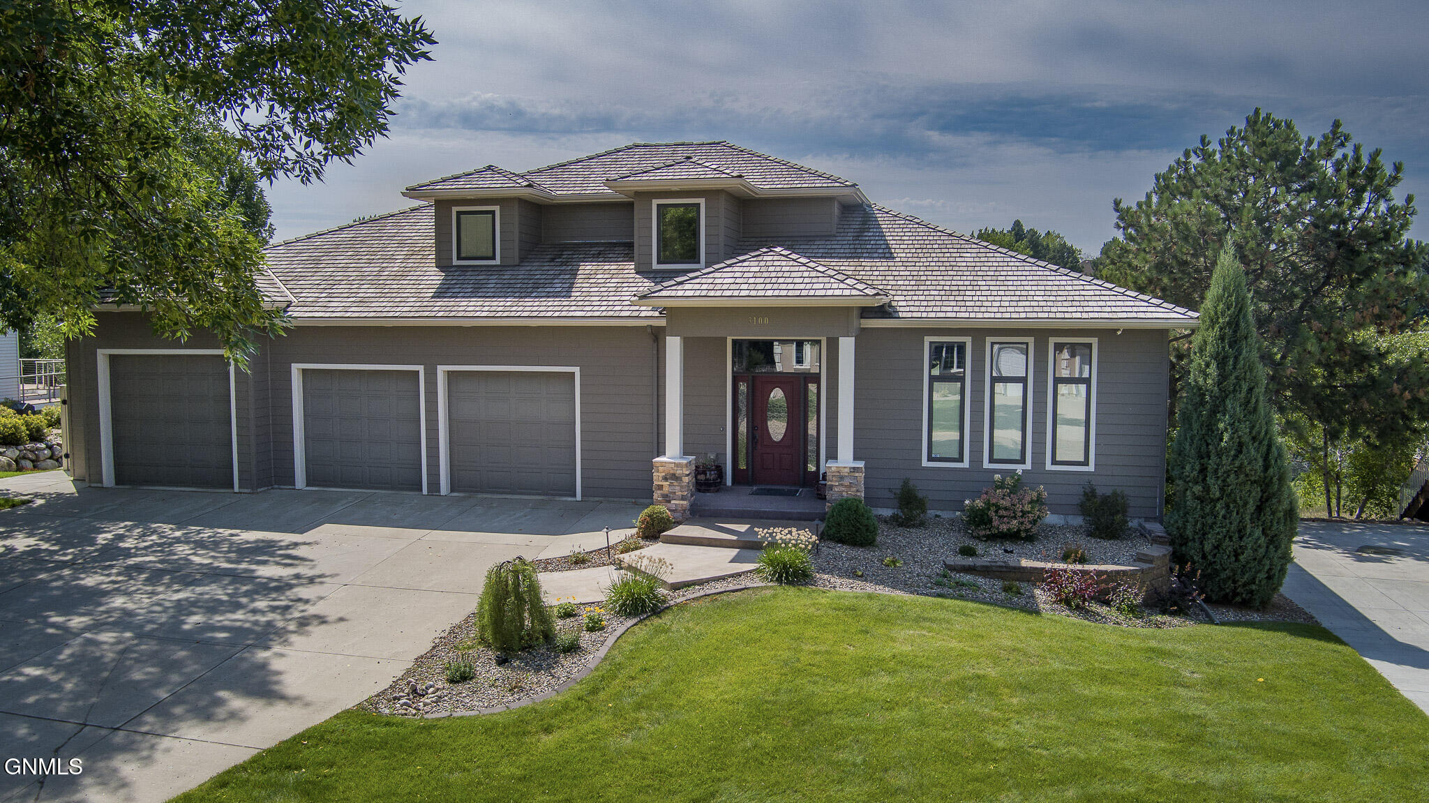 main property photo 1