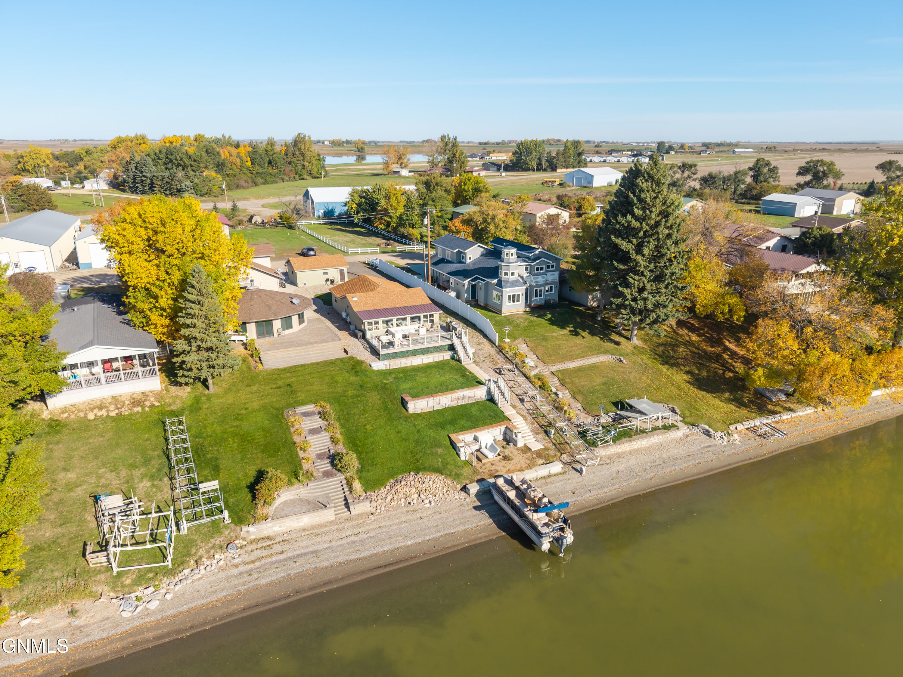 main property photo 4