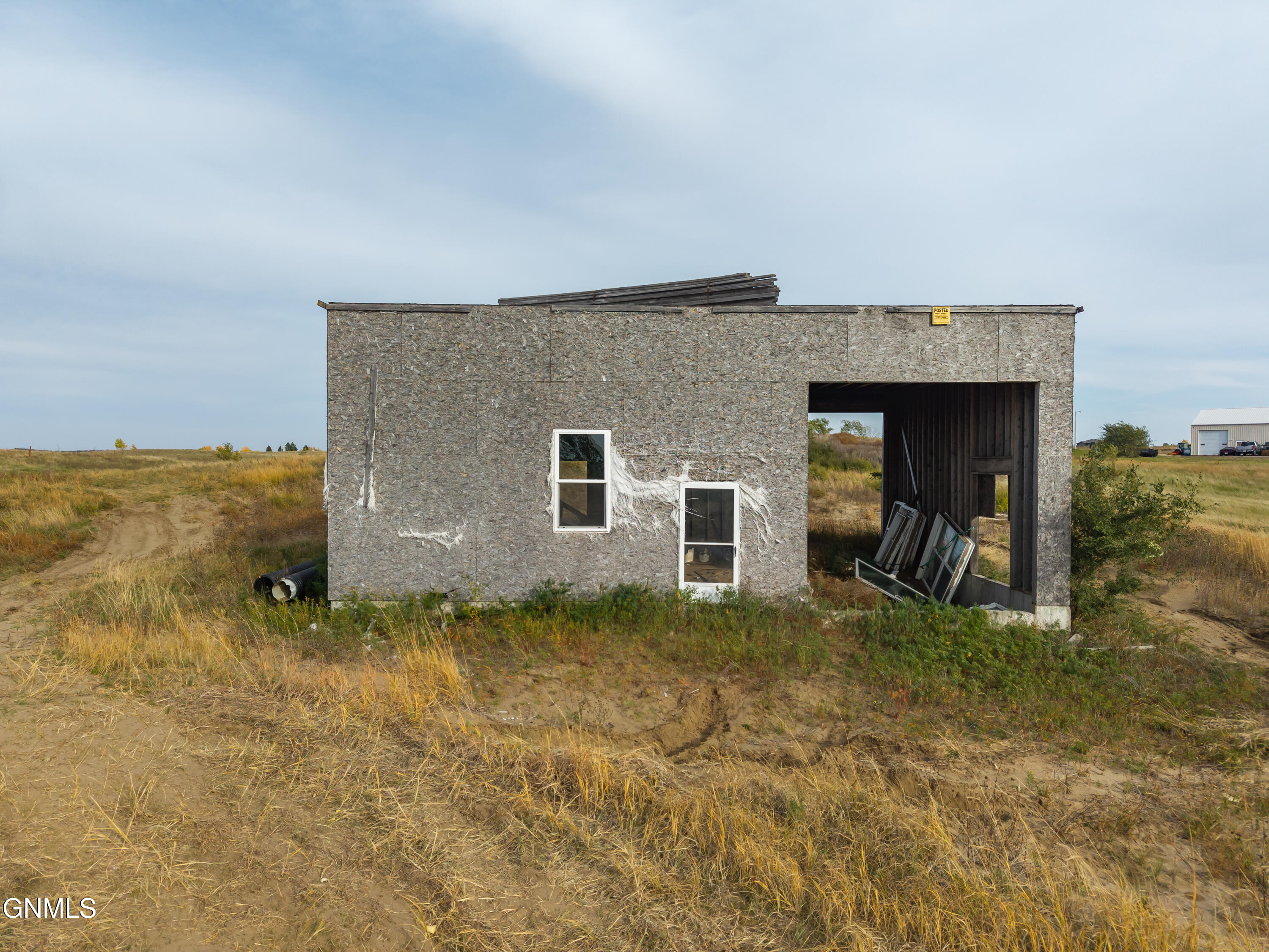 main property photo 28