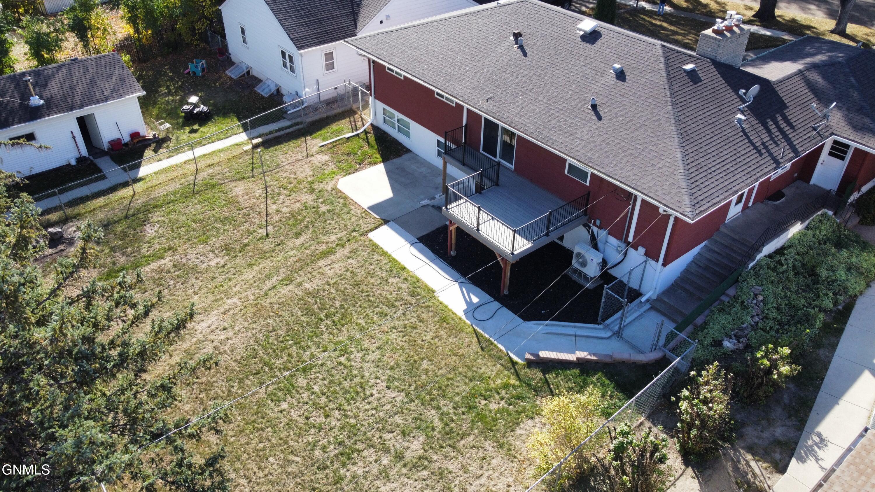 main property photo 40