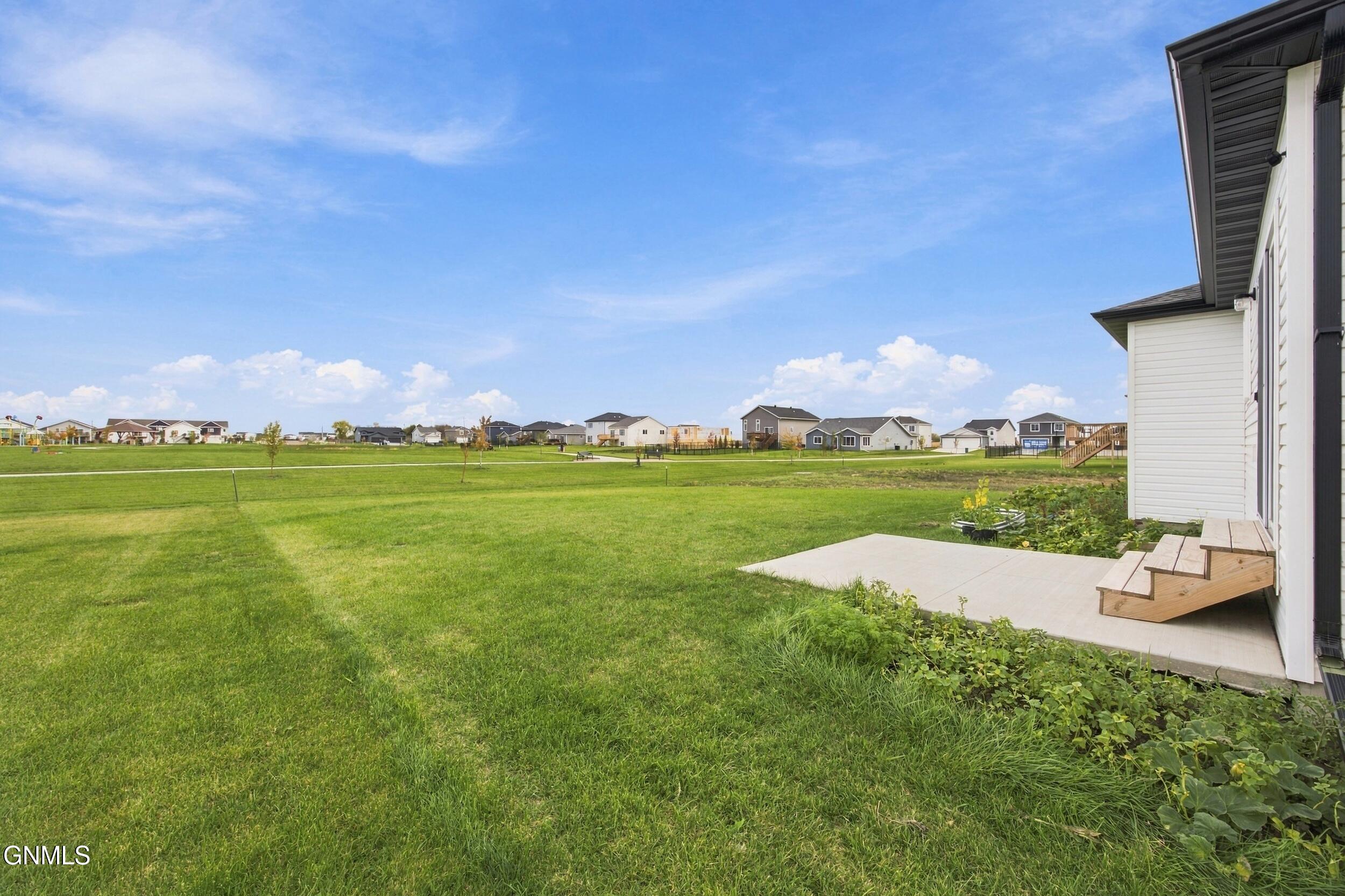 main property photo 30