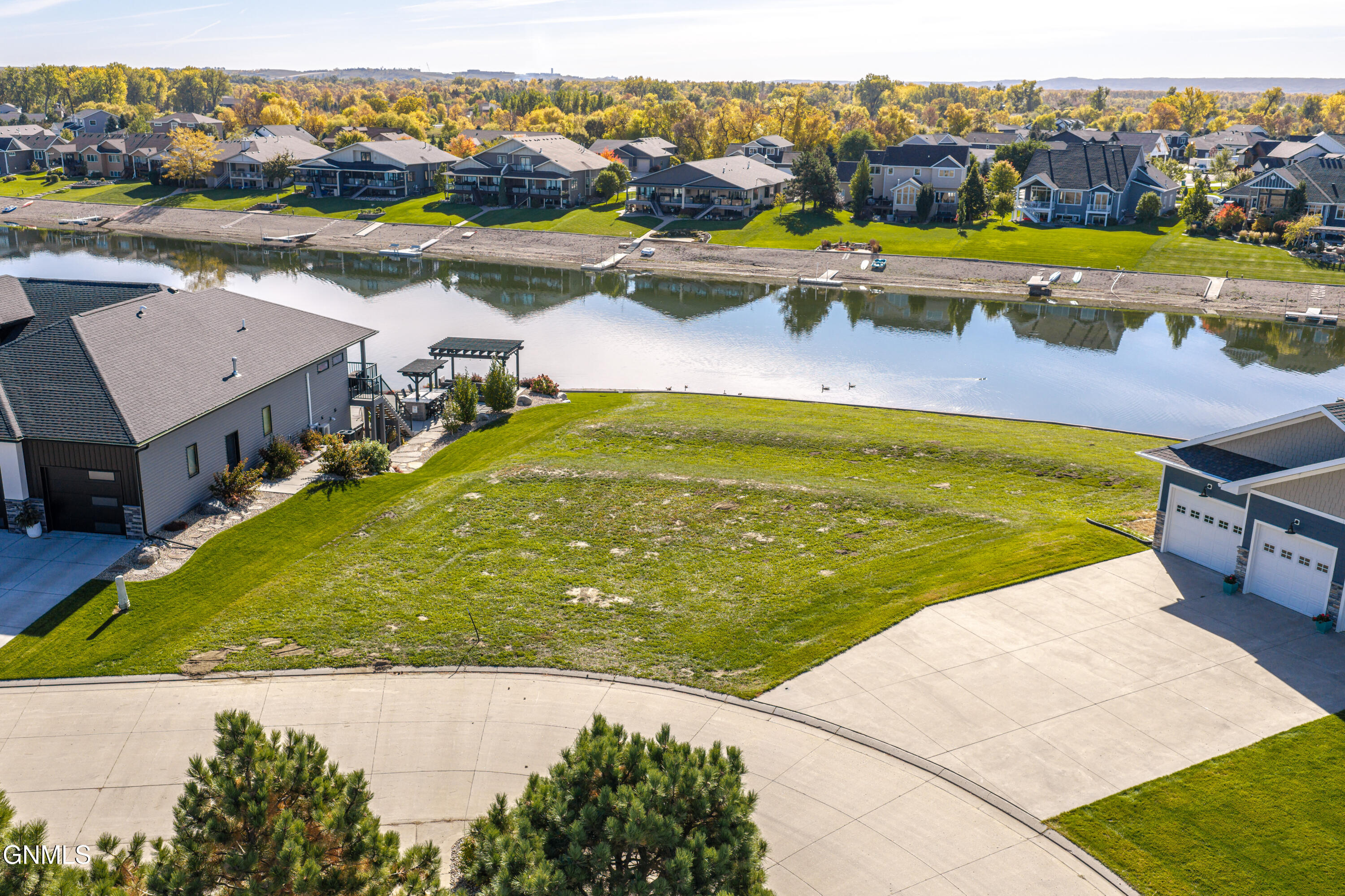 main property photo 12