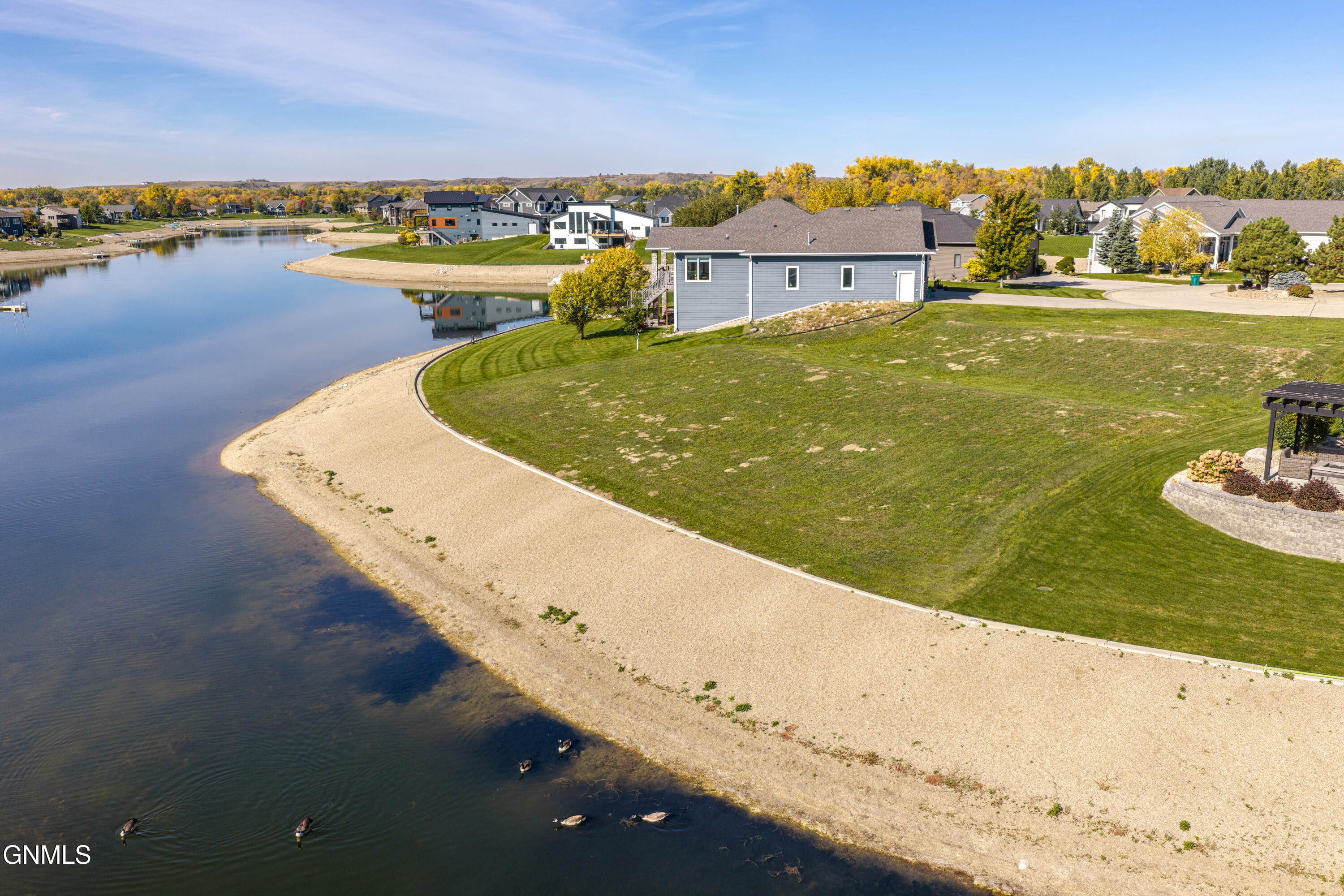 main property photo 13