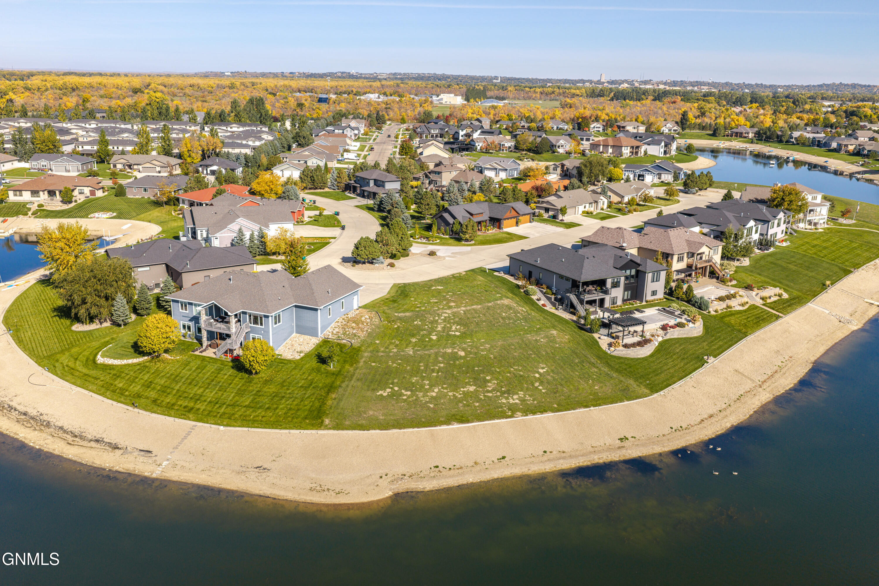 main property photo 14