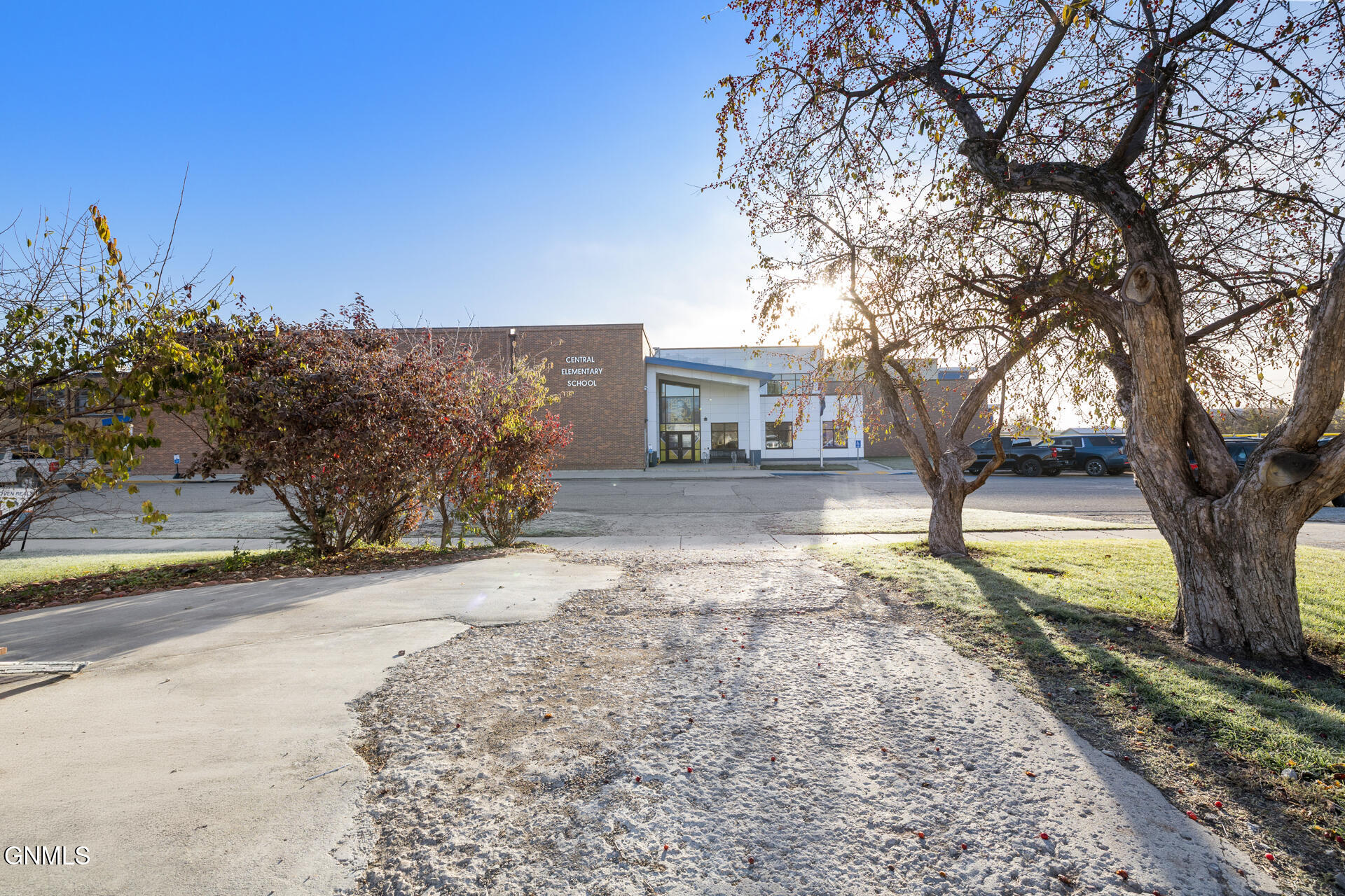 main property photo 7
