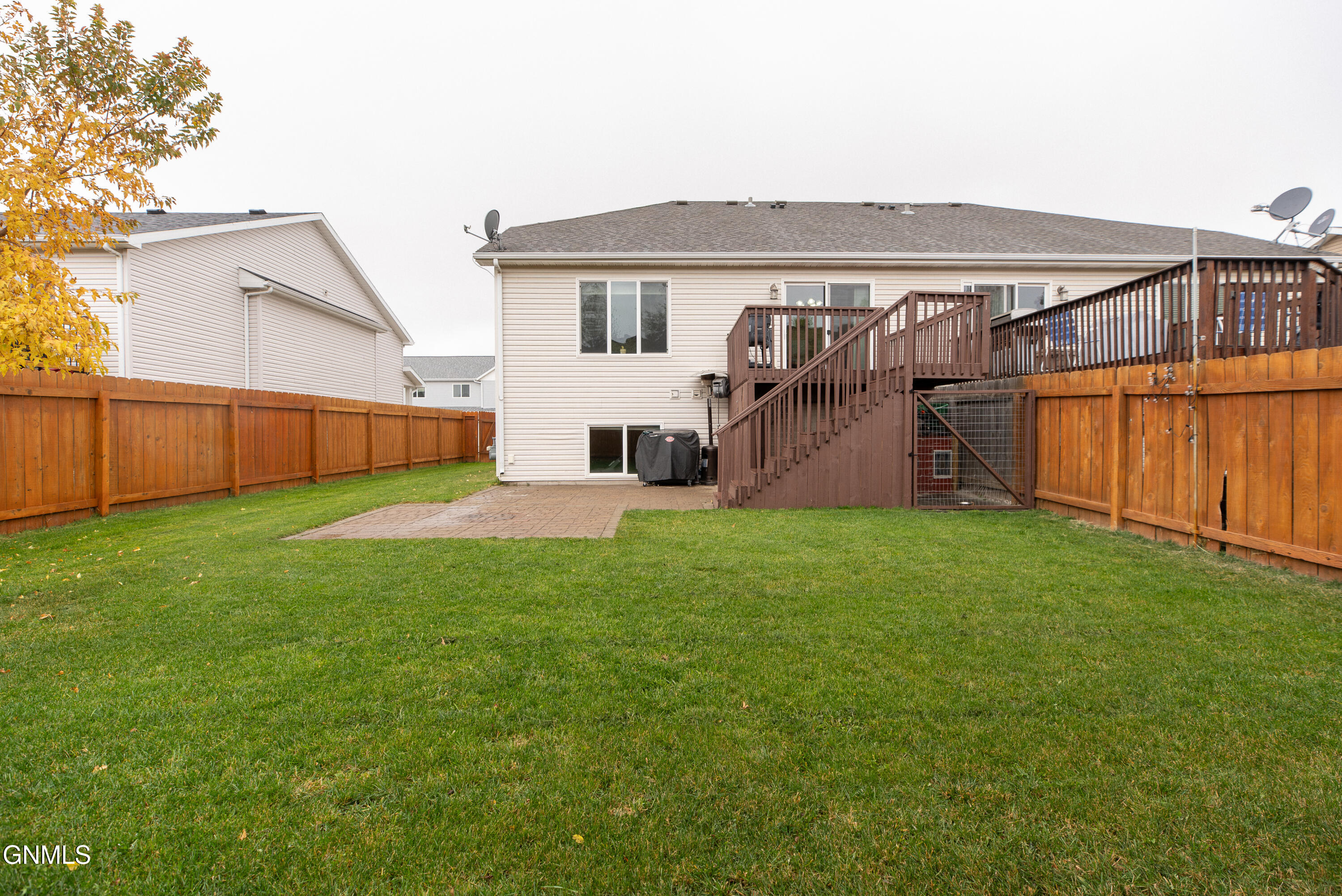 main property photo 31