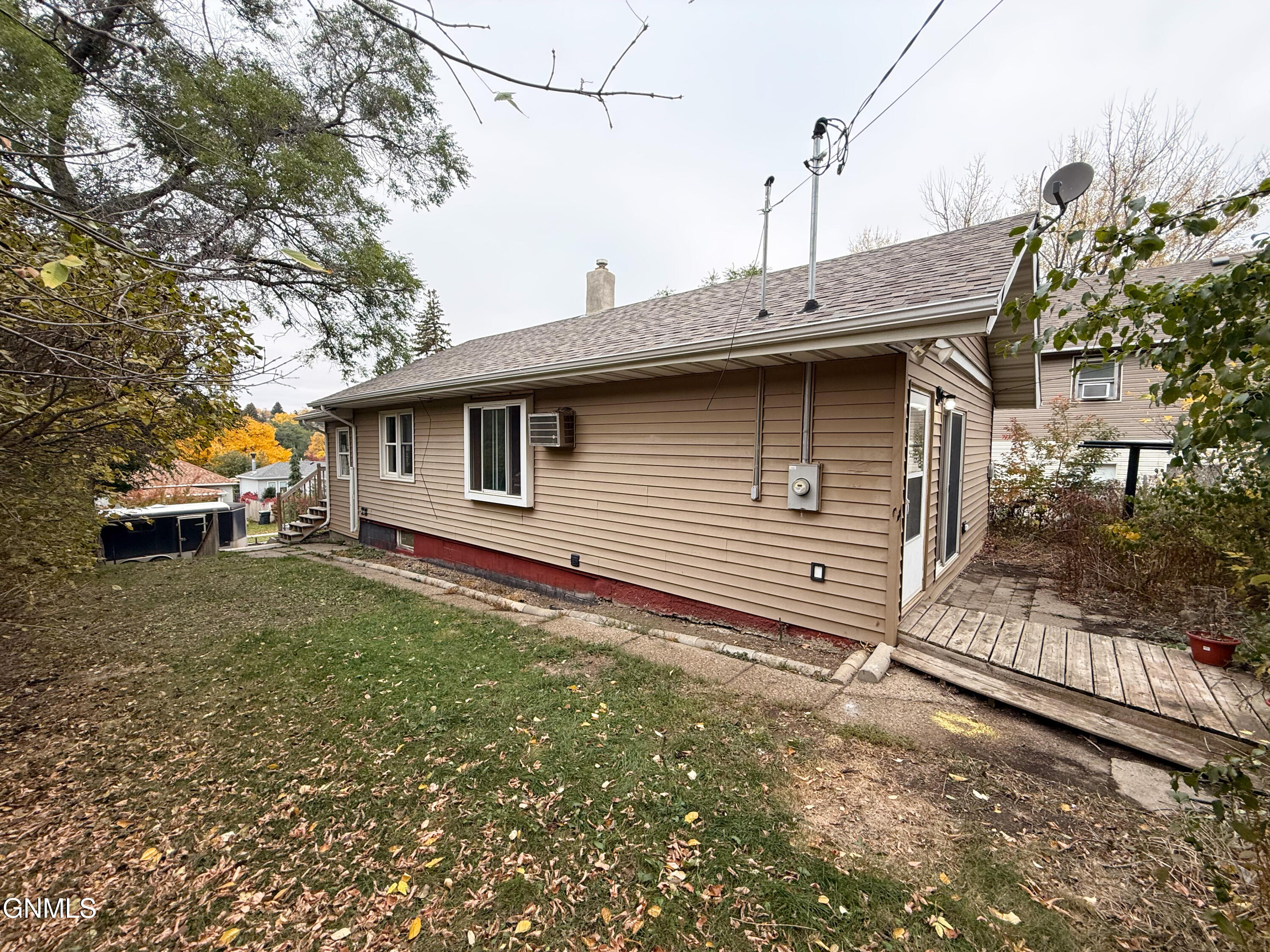 main property photo 40