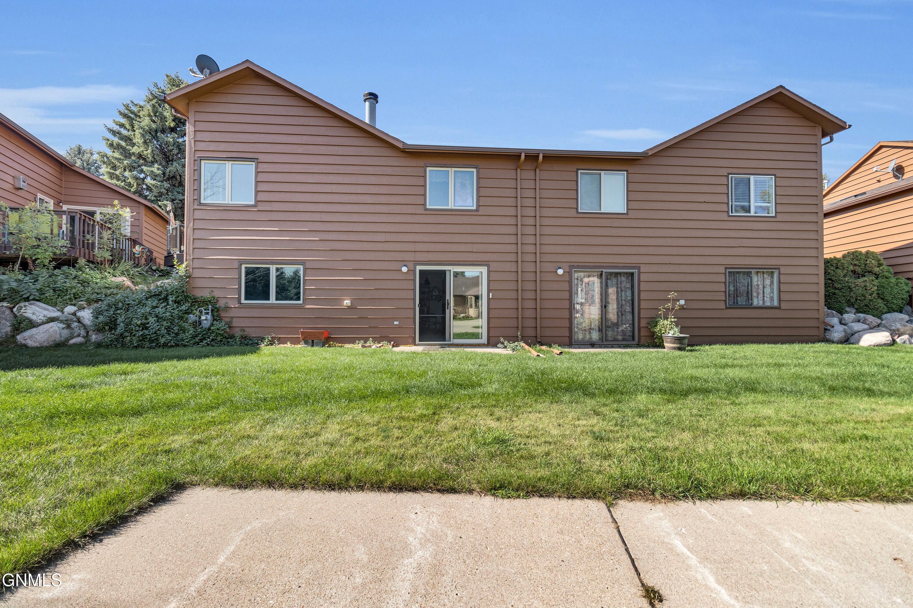 main property photo 22