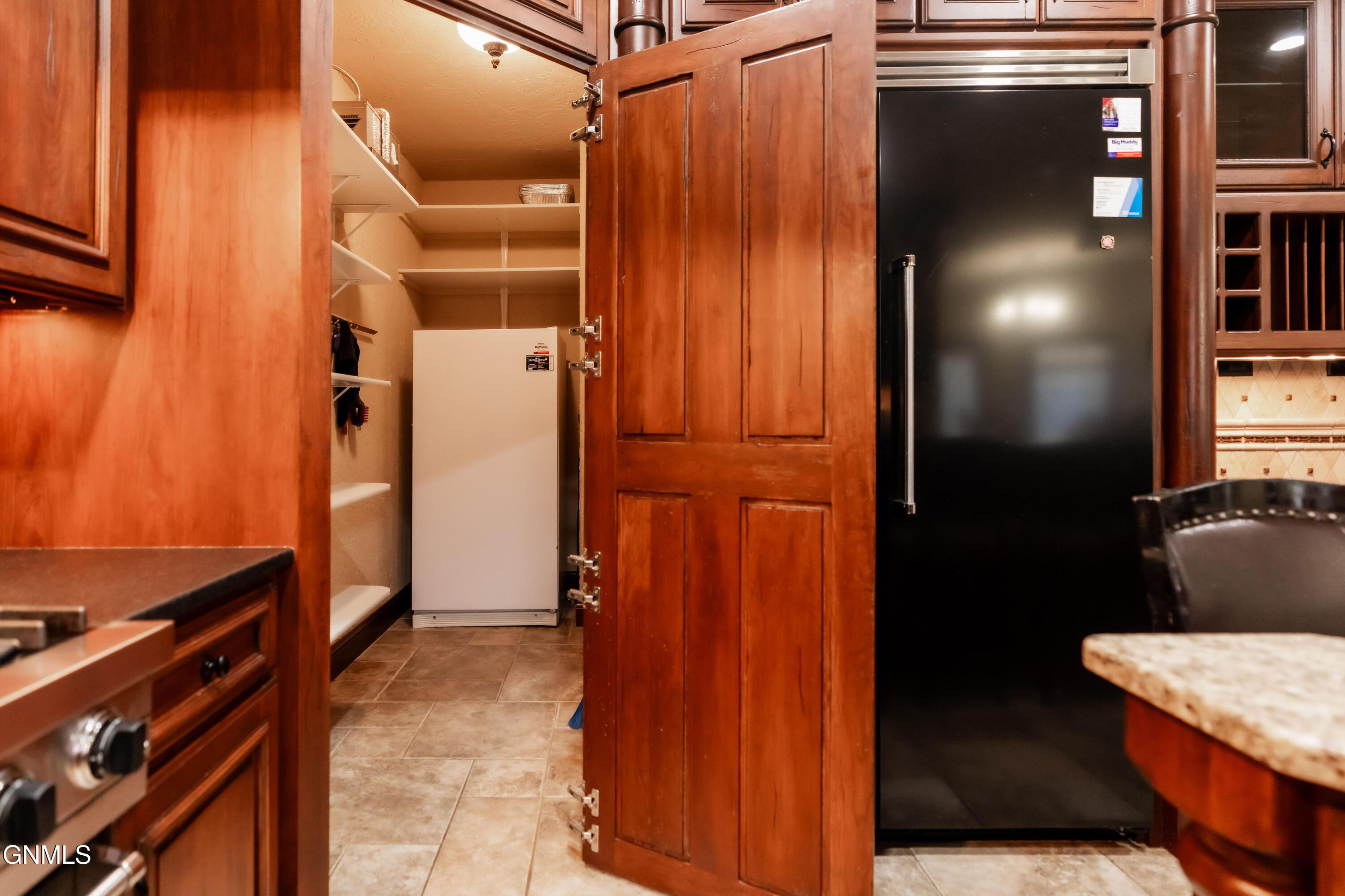 main property photo 50