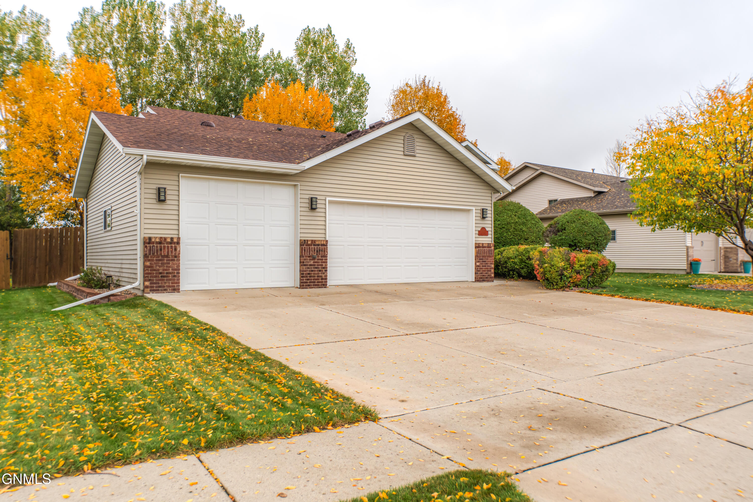main property photo 78